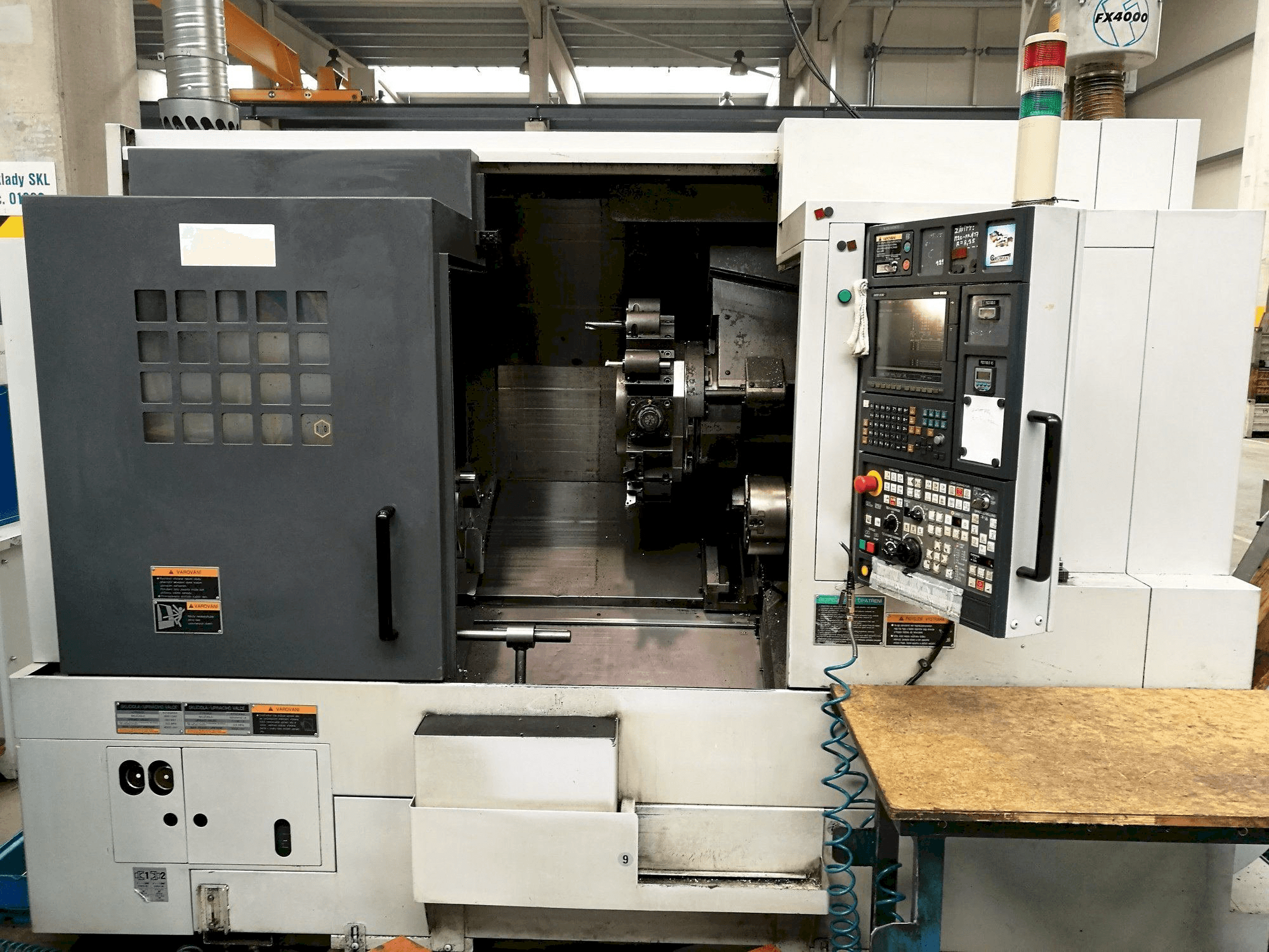MORI SEIKI NL 2500 SMC Mašinos vaizdas iš priekio