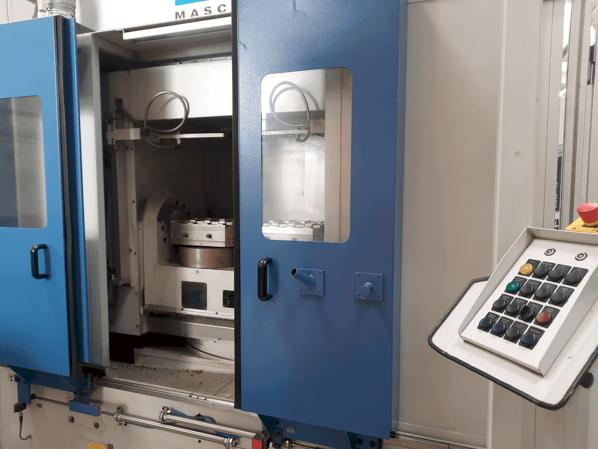 SCHMID SE 371 Mašinos vaizdas iš priekio