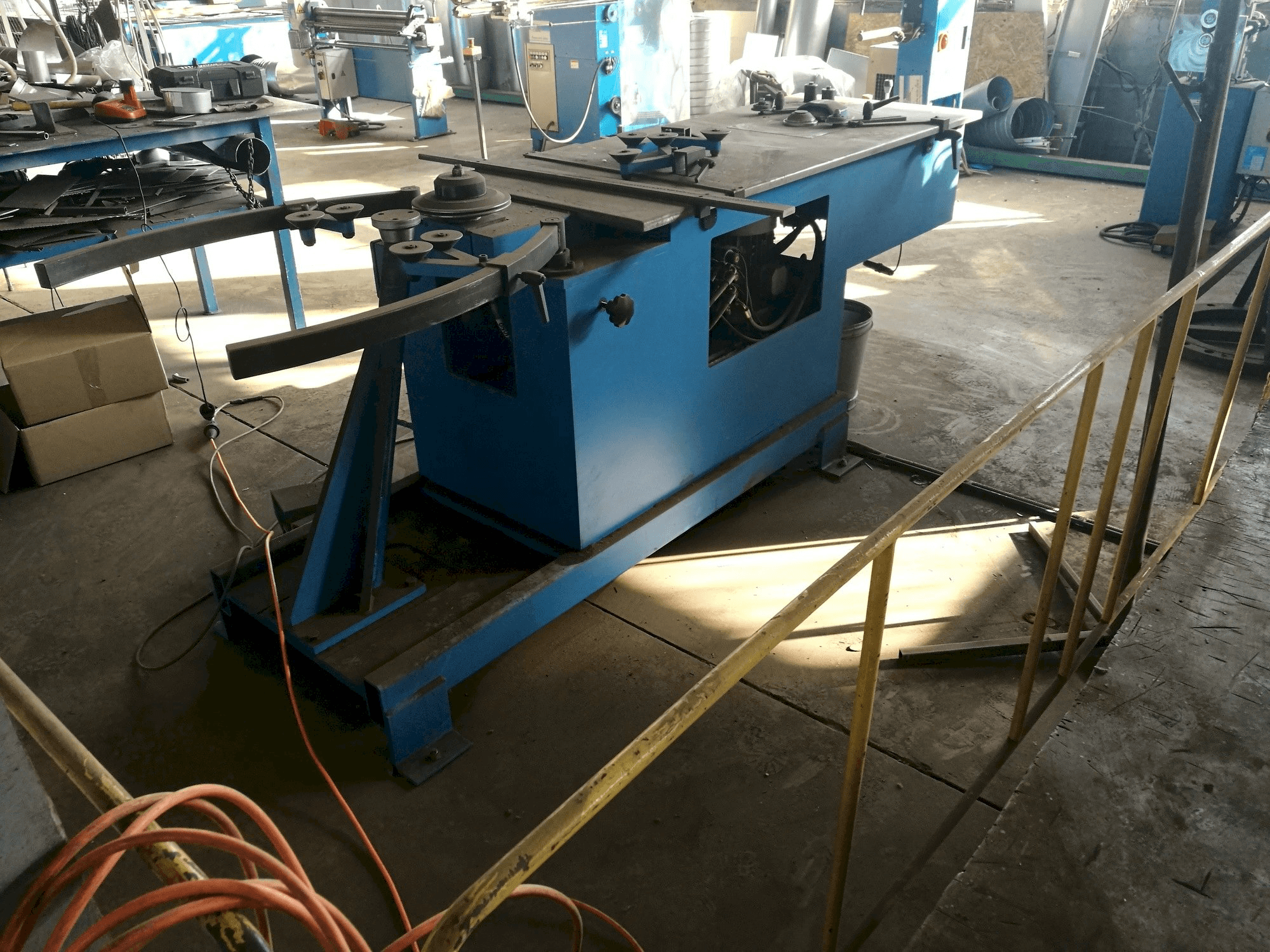 SPIRO GORELOCKER -1 Mašinos vaizdas iš priekio