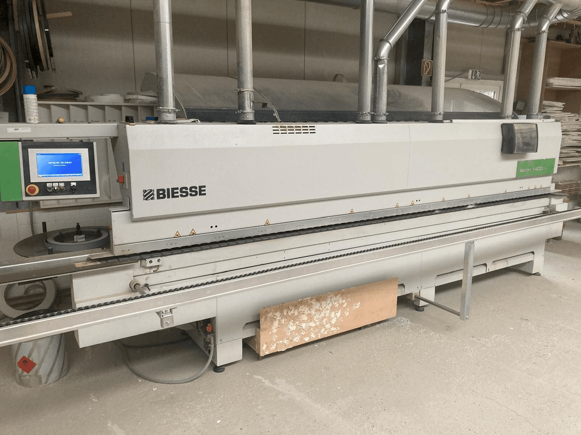 BIESSE AKRON 1440 Mašinos vaizdas iš priekio