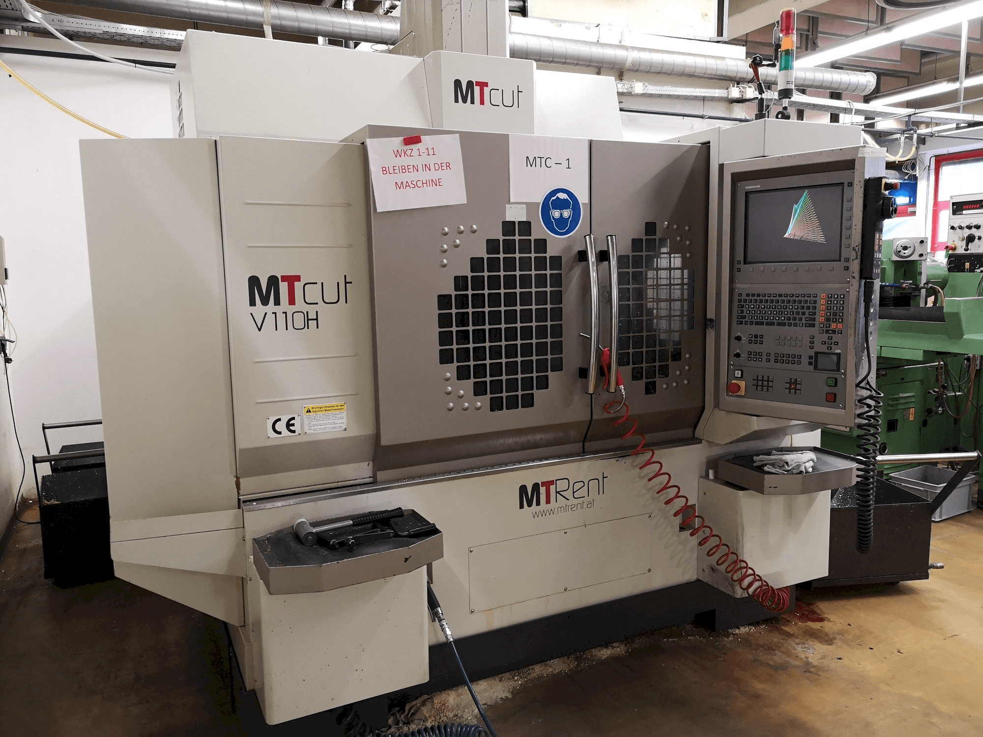 MT Cut V110H Mašinos vaizdas iš priekio