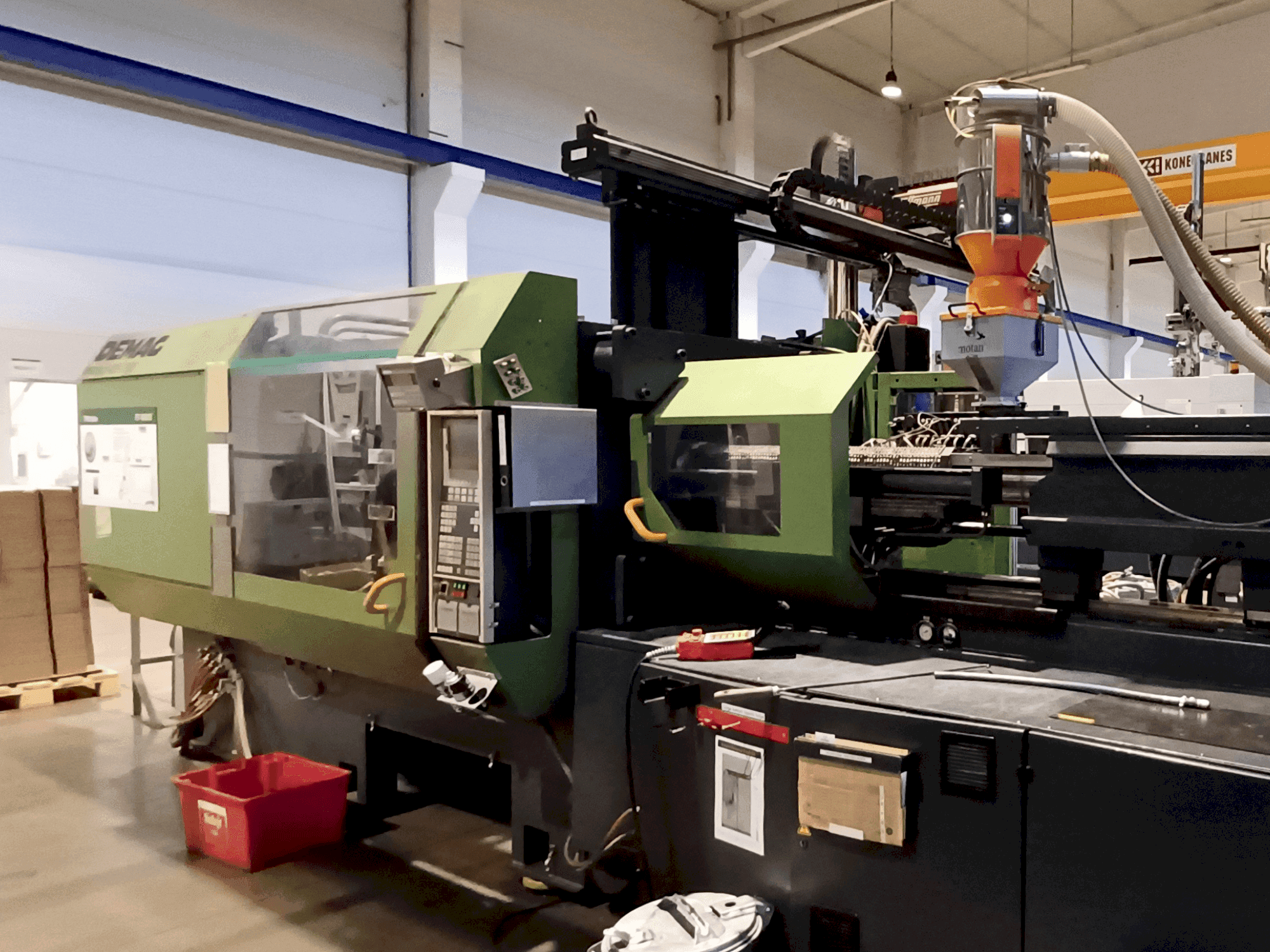 DEMAG ERGOTECH 4200-2300 Mašinos vaizdas iš priekio