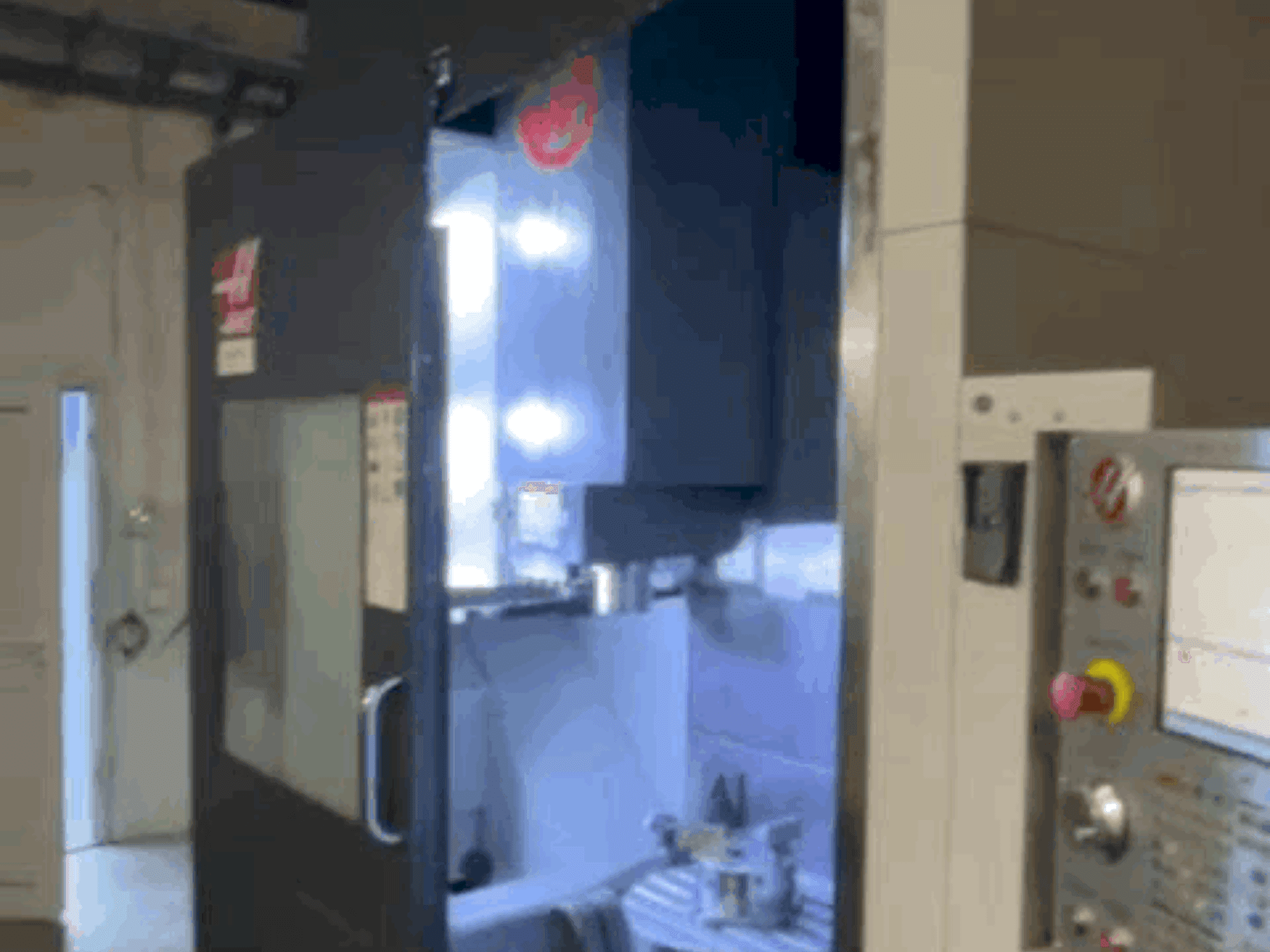 HAAS UMC-750 Mašinos vaizdas iš priekio