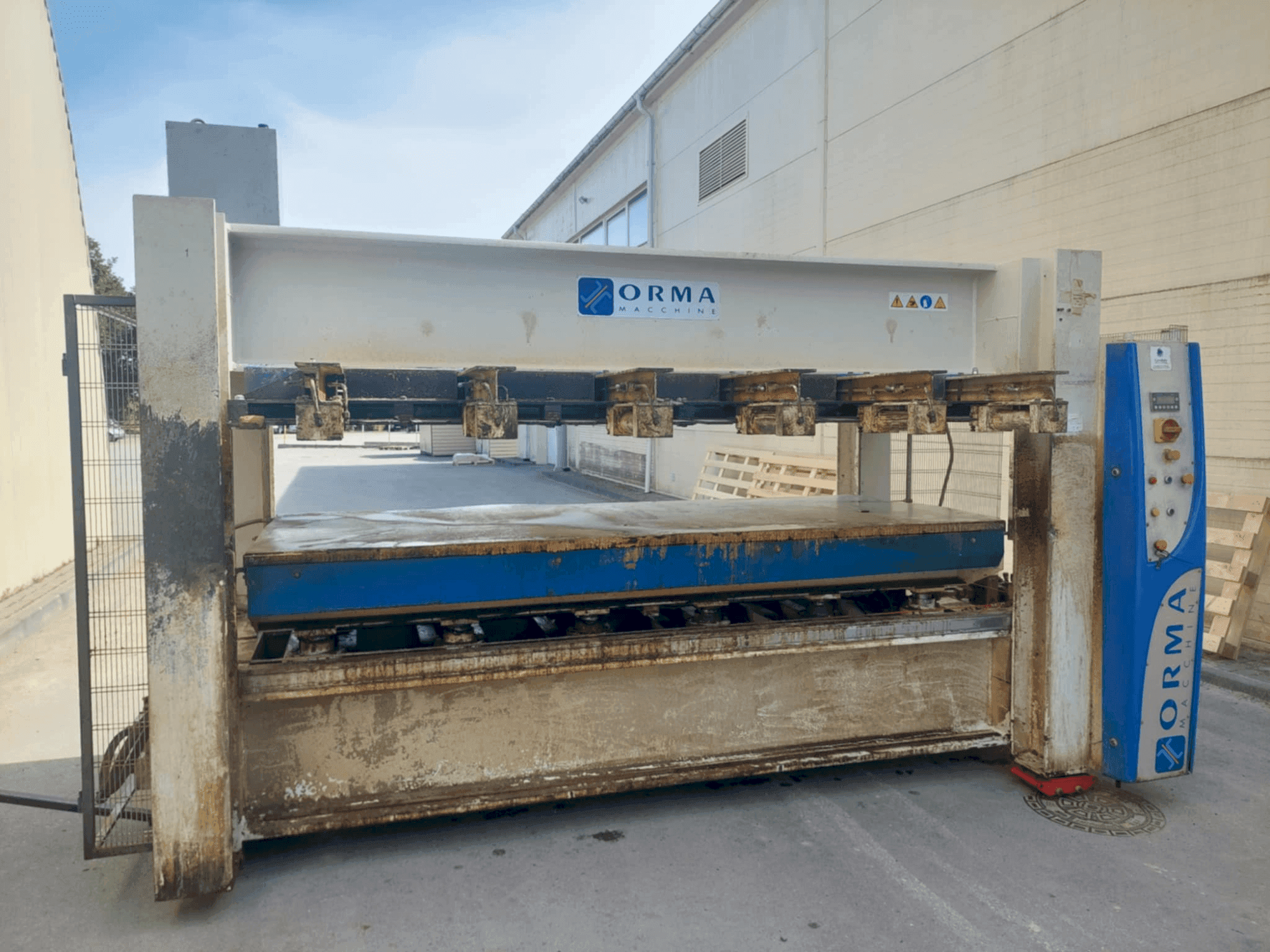 ORMA NPC/L DIGIT30/13AF-BO Mašinos vaizdas iš priekio