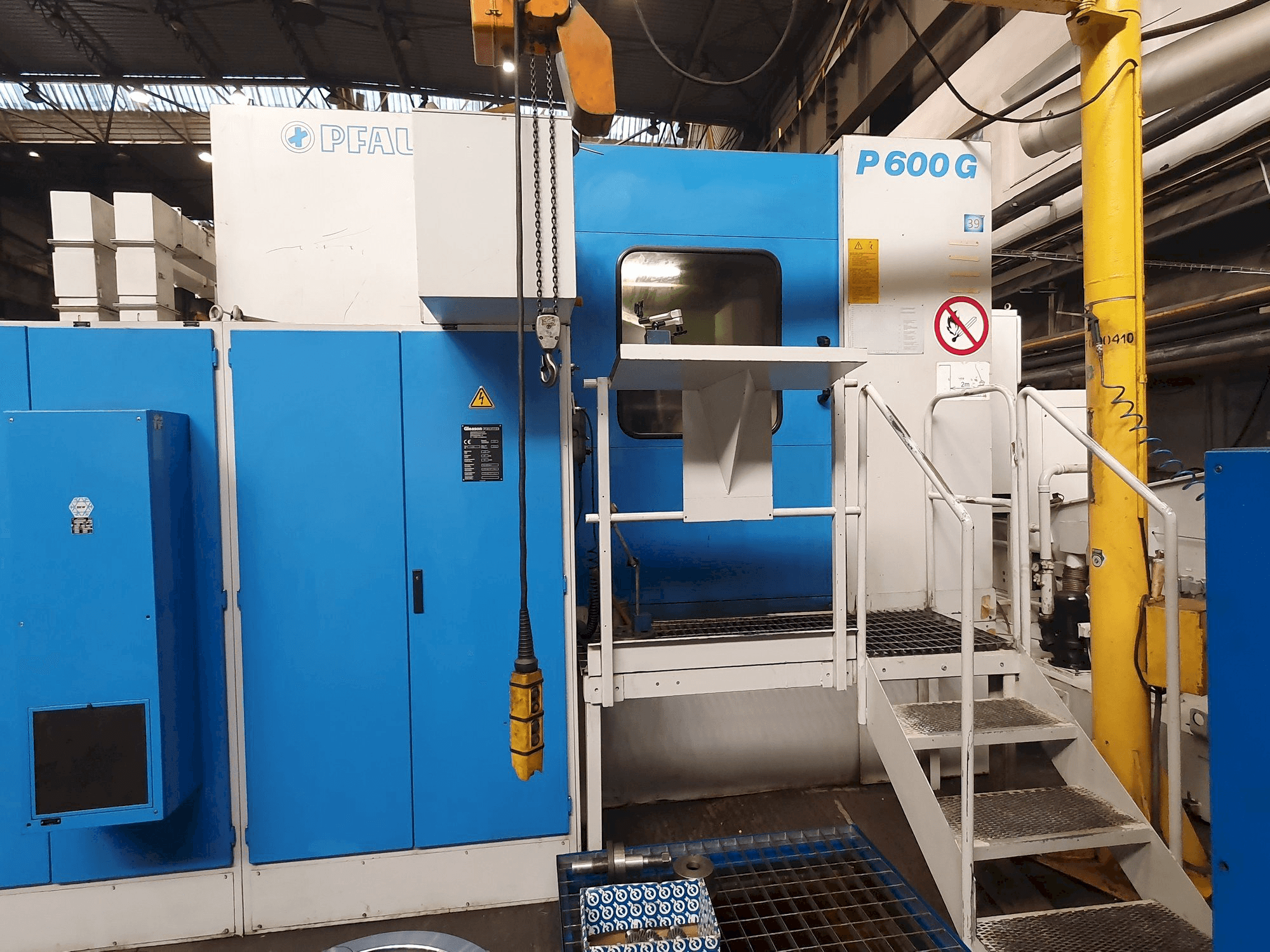 Gleason PFAUTER P 600G Mašinos vaizdas iš priekio