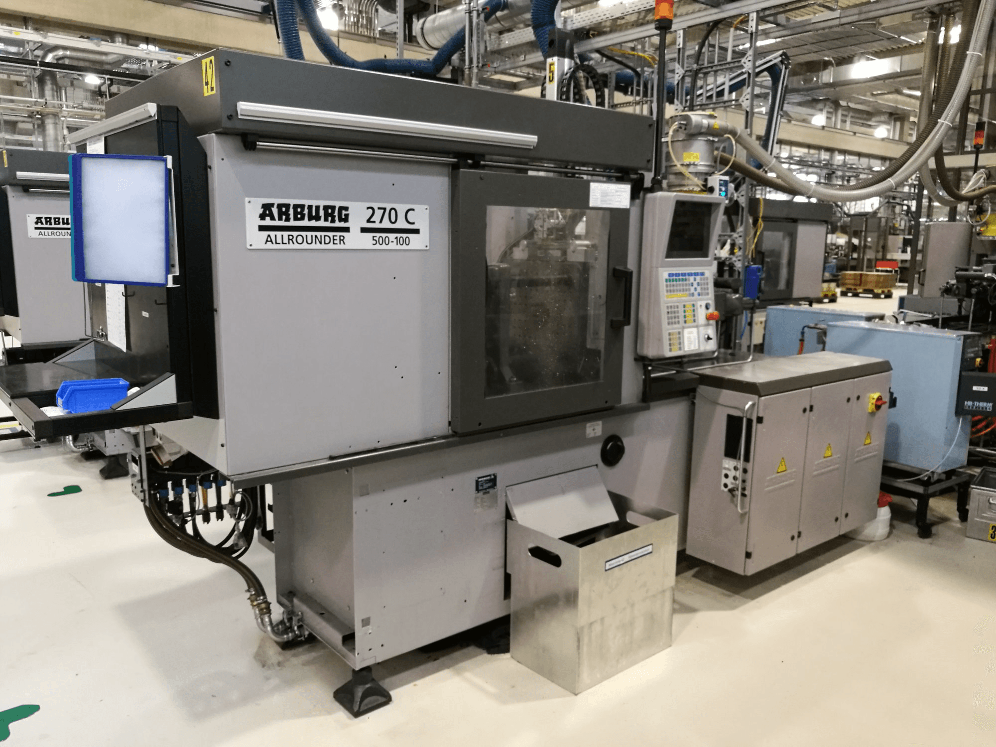Arburg 270C 500-100 Mašinos kairės pusės vaizdas