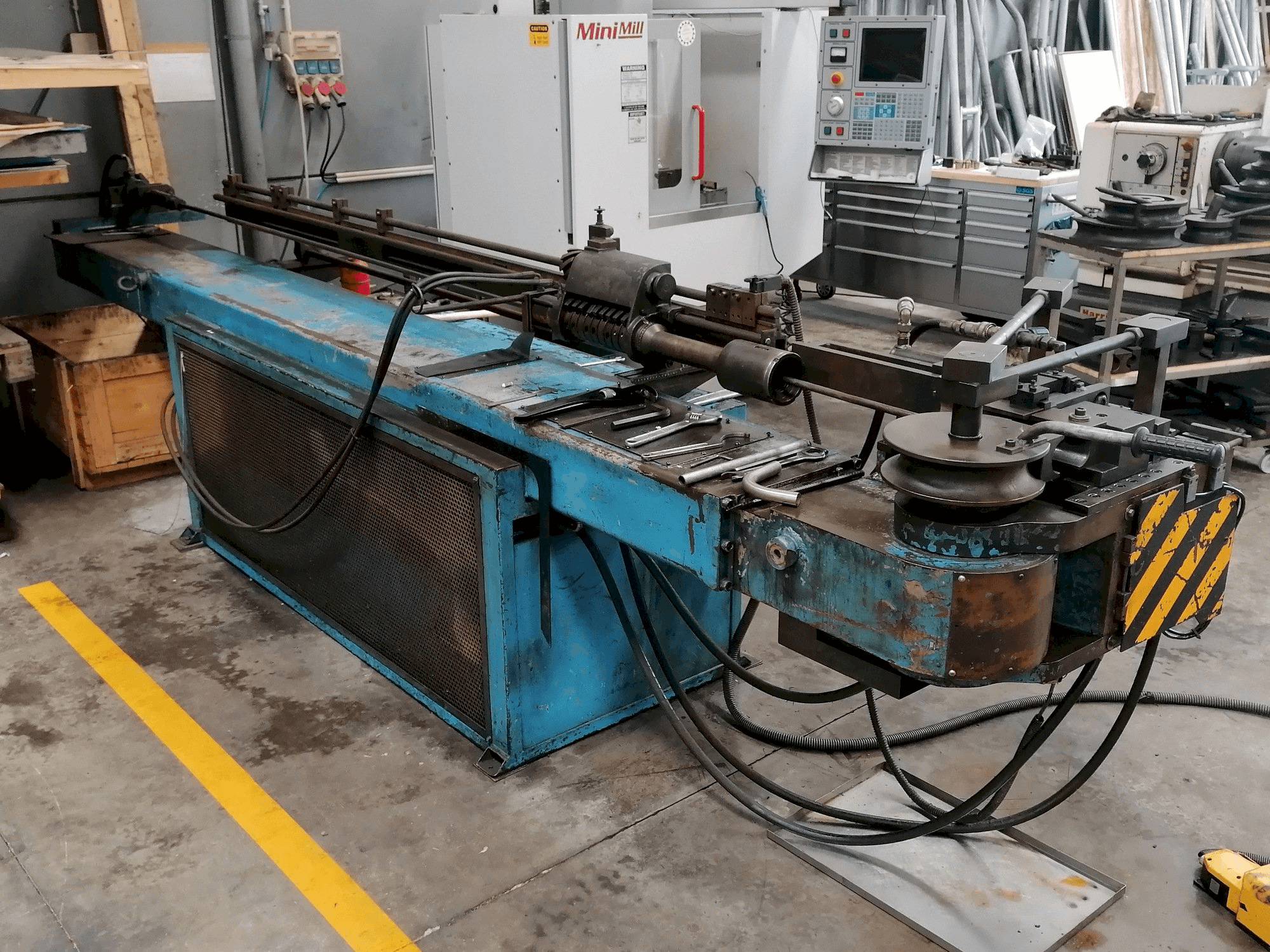 Amob CH69 Mašinos vaizdas iš priekio