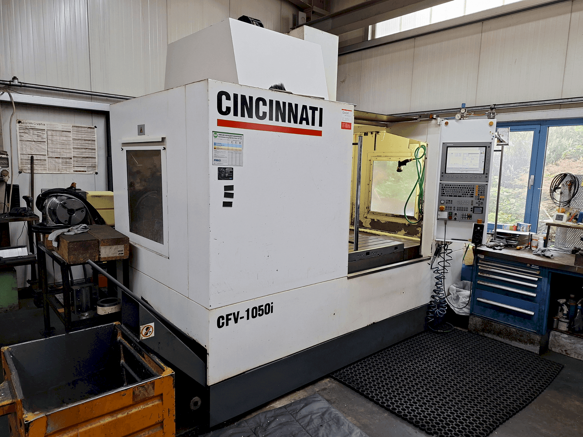 Cincinnati CFV-1050i Mašinos vaizdas iš priekio