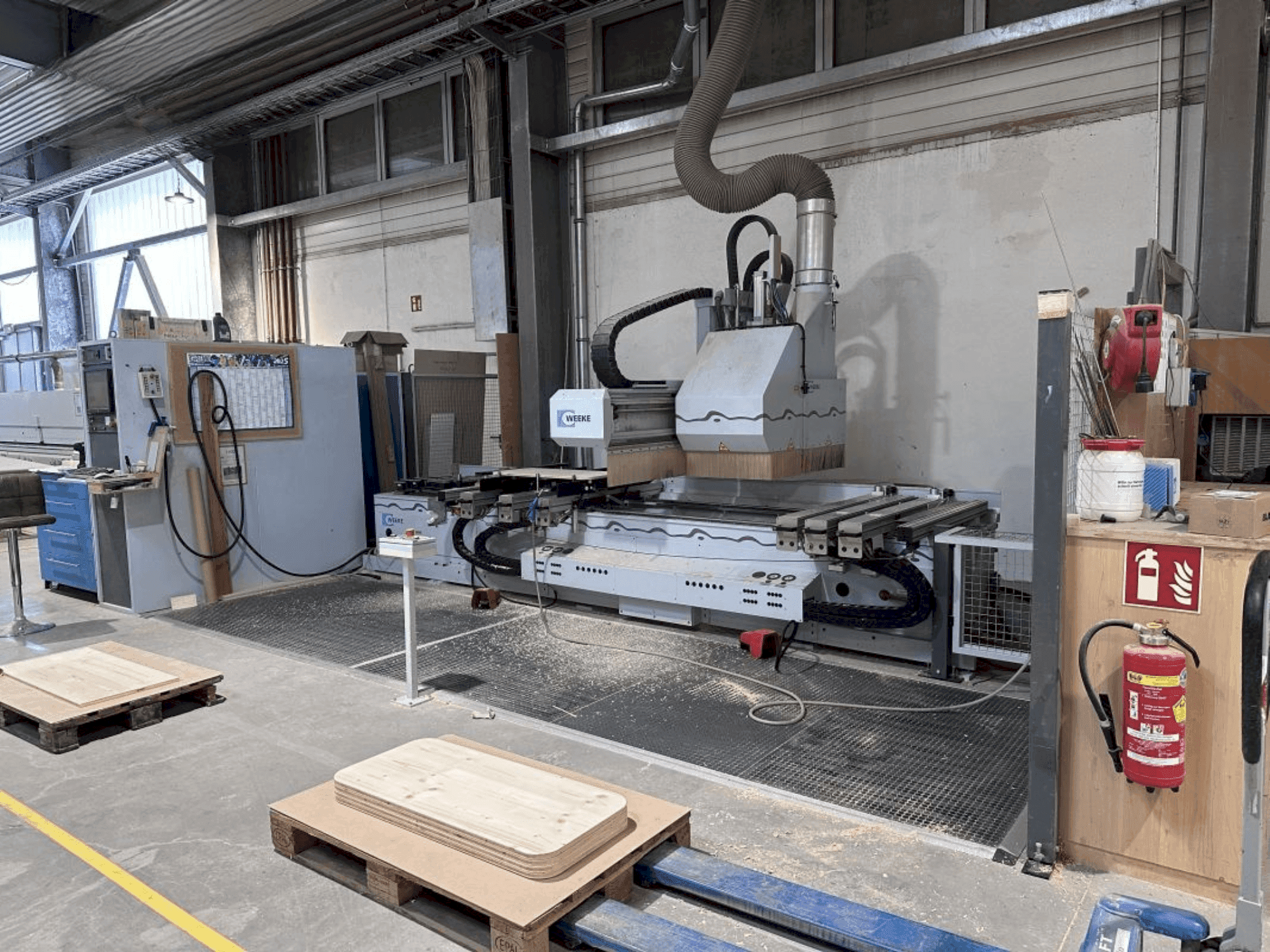 Weeke OPTIMAT BHC 550 Mašinos vaizdas iš priekio