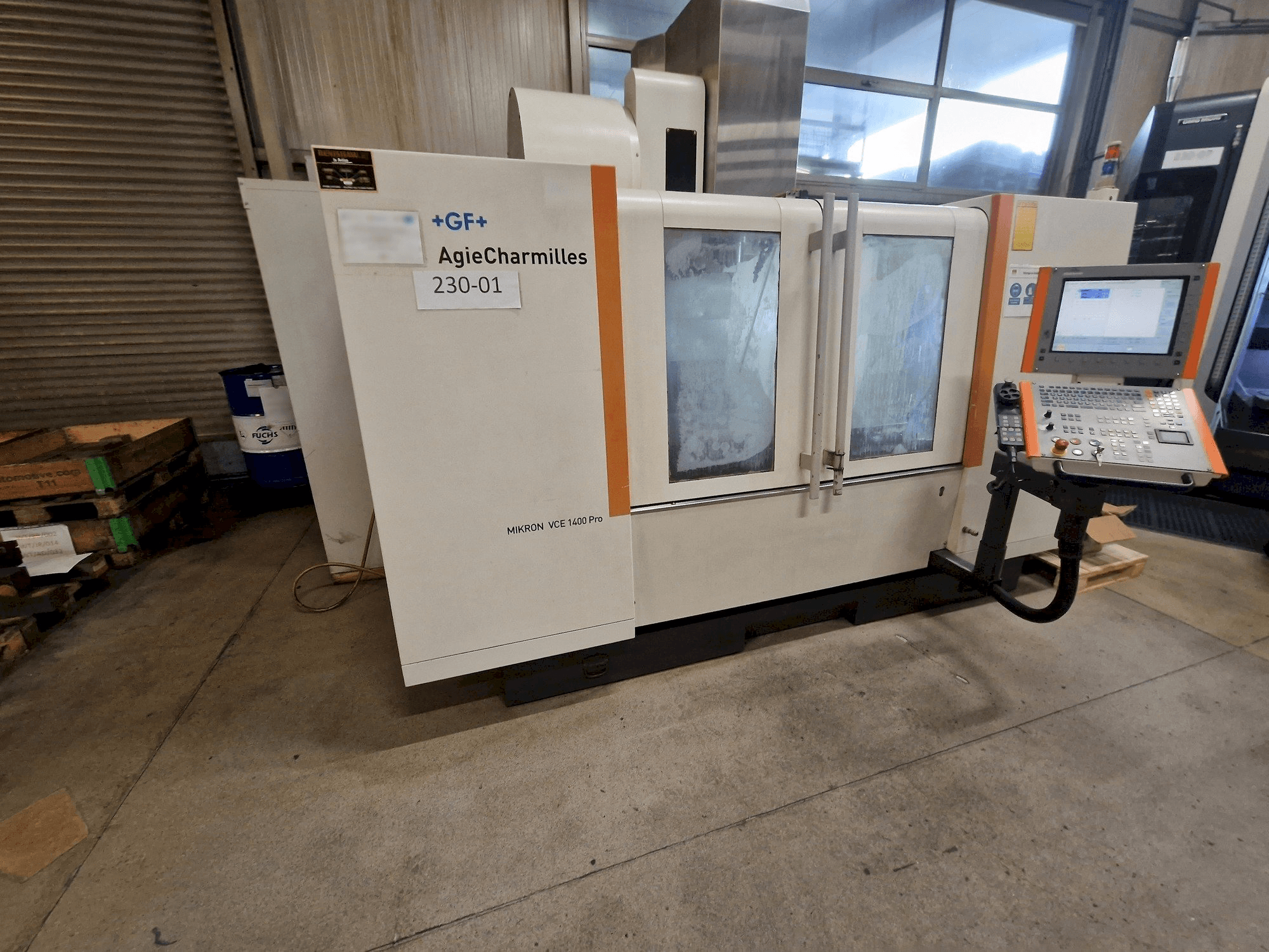 AgieCharmilles MIKRON VCE 1400 PRO Mašinos vaizdas iš kairės pusės