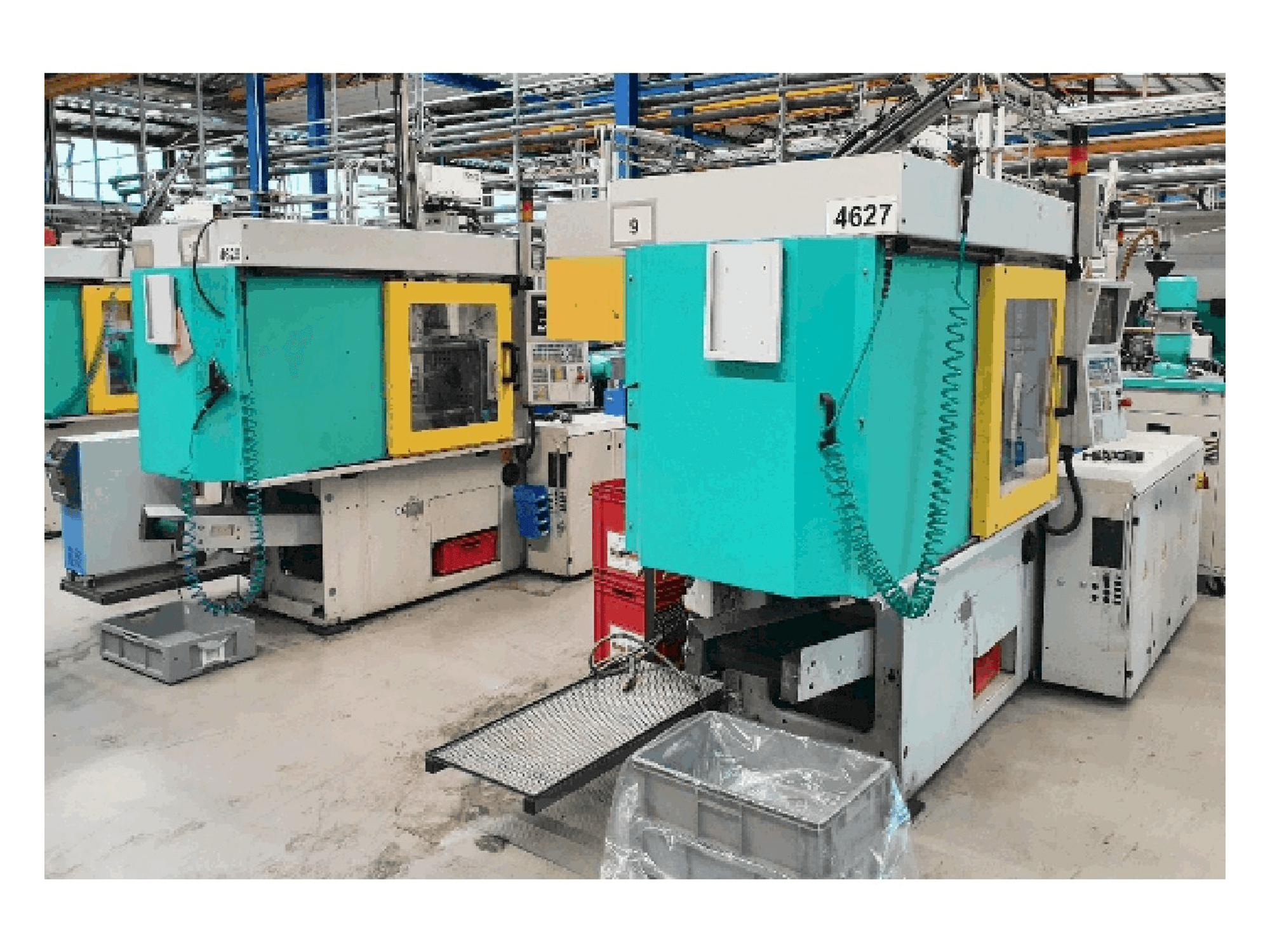 Arburg 320 C 600-250 Mašinos vaizdas iš kairės pusės
