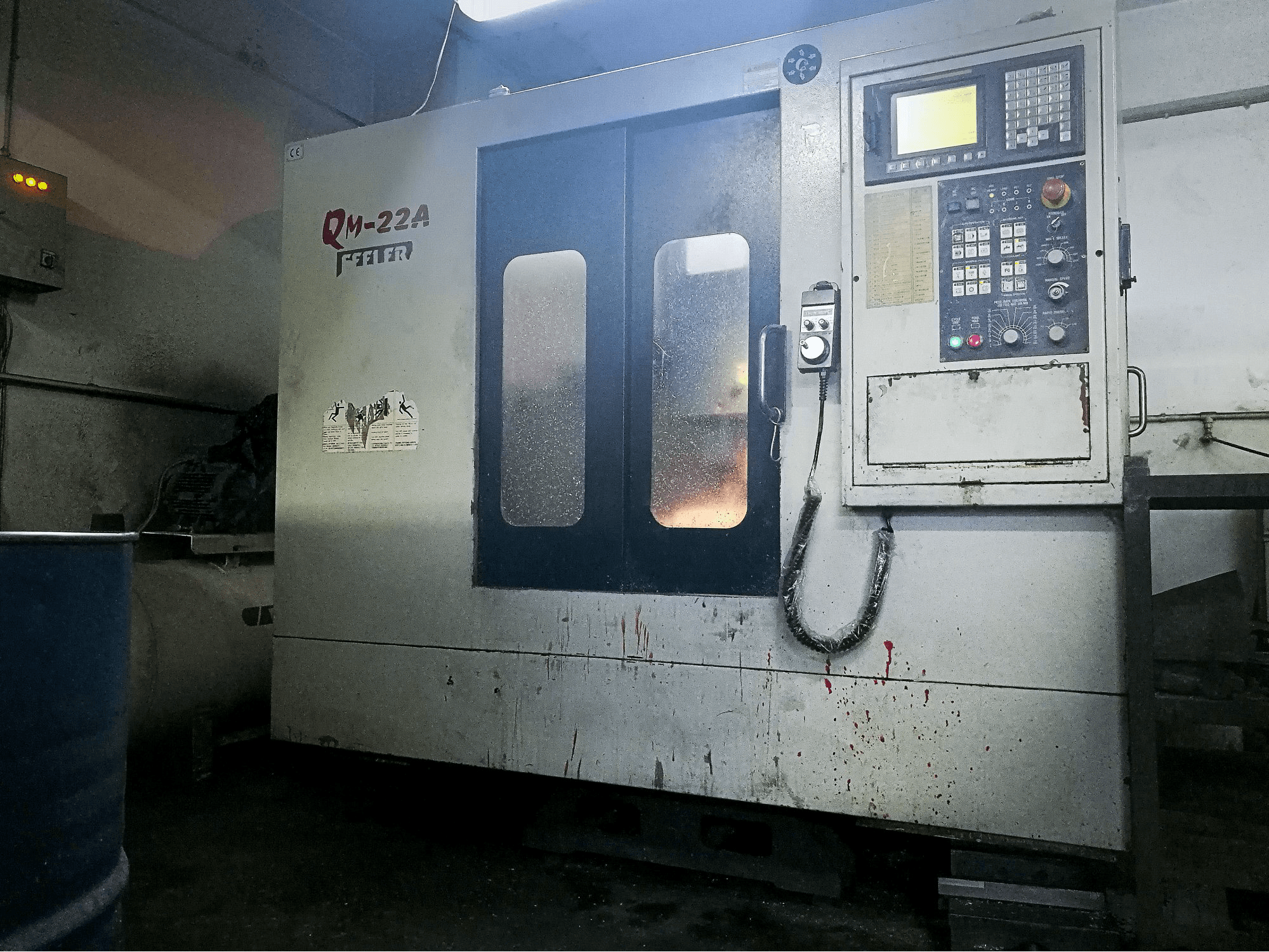 Feeler QM-22A Mašinos vaizdas iš priekio