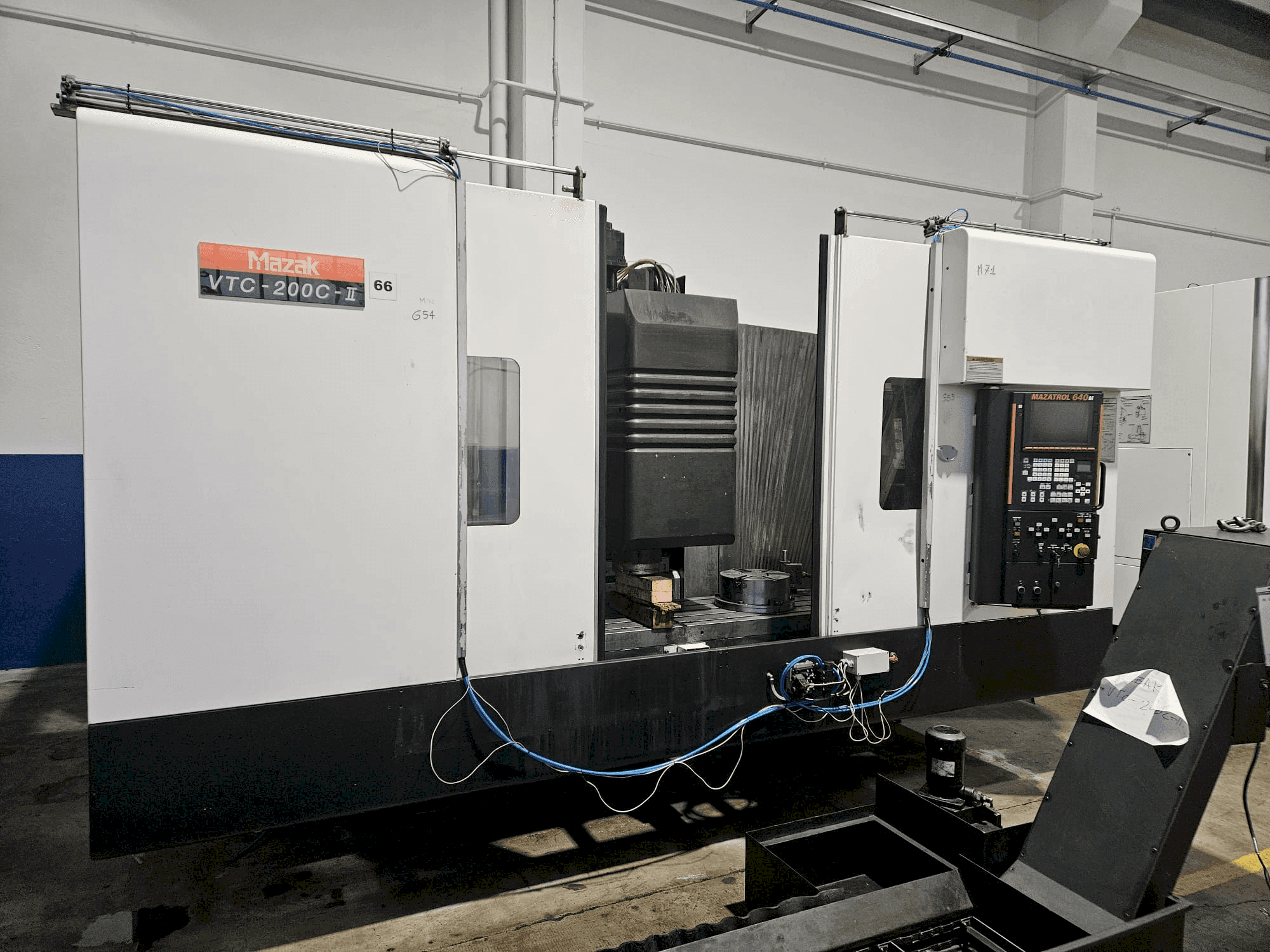 Mazak VTC 200 C II Mašinos vaizdas iš priekio