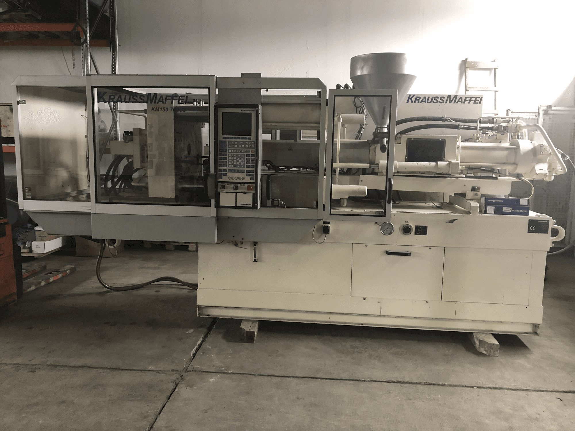 Krauss Maffei 150-700 C2 Mašinos vaizdas iš priekio