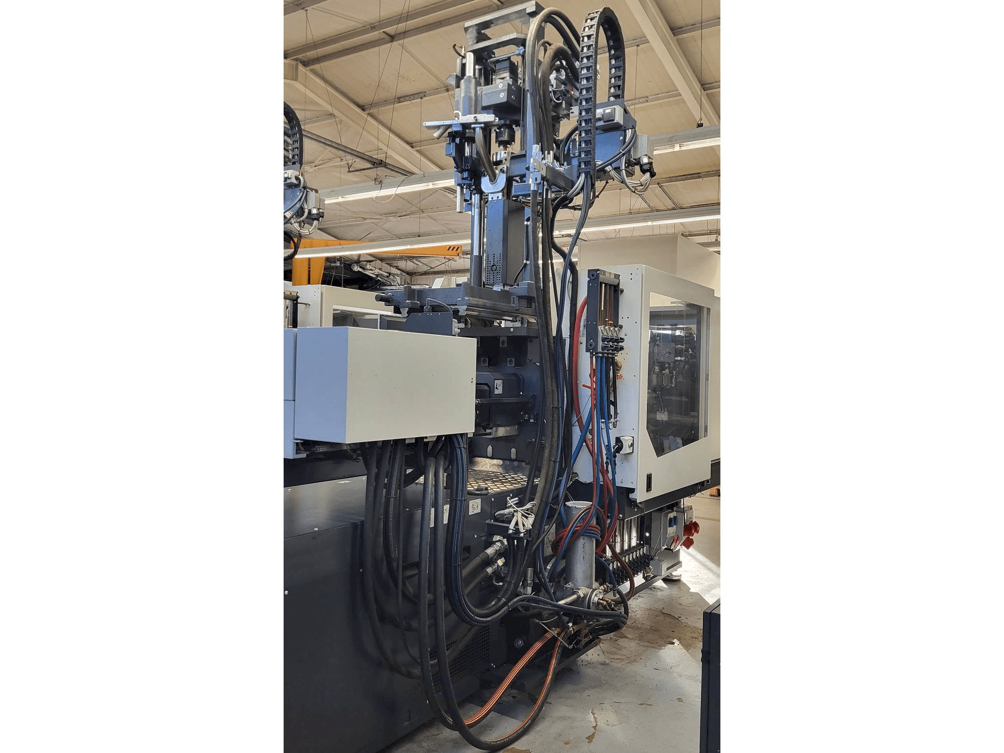 Sumitomo SHI DEMAG Systec Multi 120/470-200h/80V Mašinos vaizdas iš kairės pusės