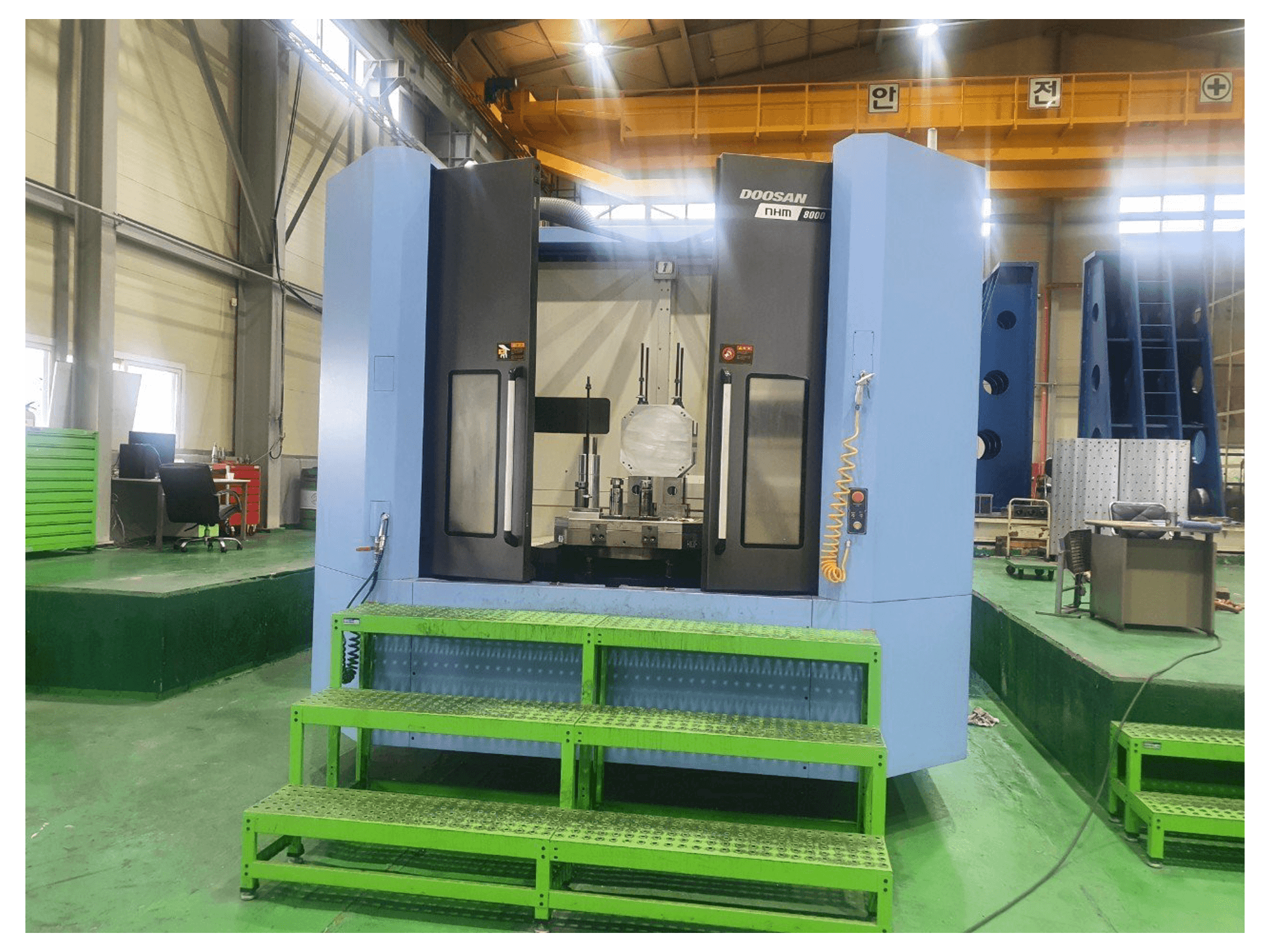 Doosan NHM8000 Mašinos vaizdas iš priekio