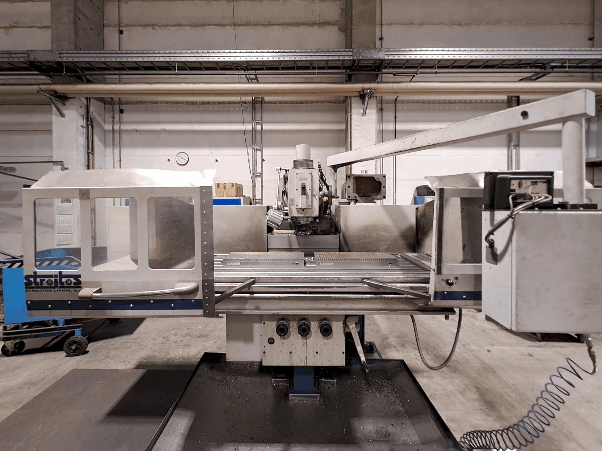 TOS FGS63T Plus Mašinos vaizdas iš priekio