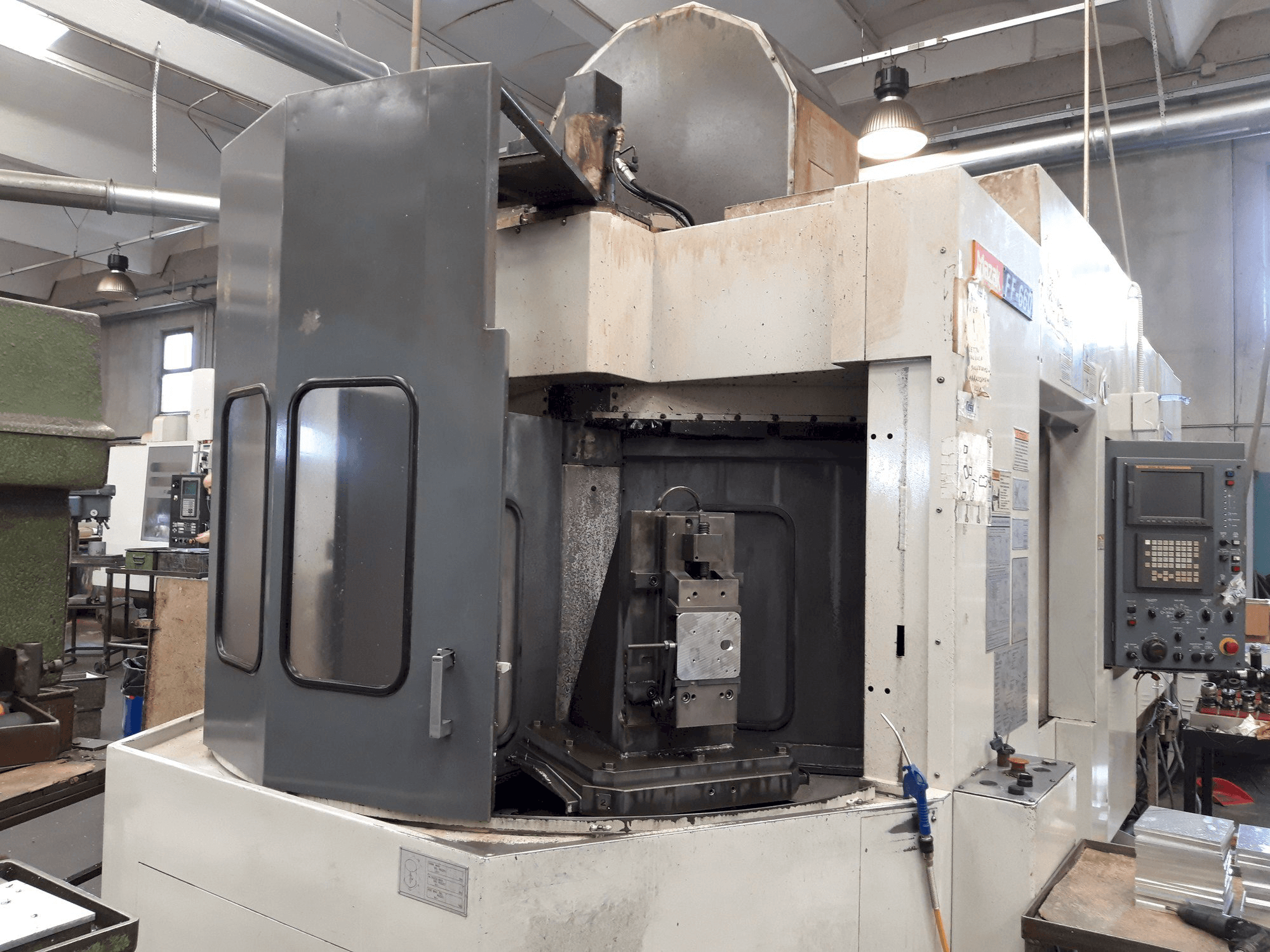Mazak FF-660 Mašinos vaizdas iš priekio