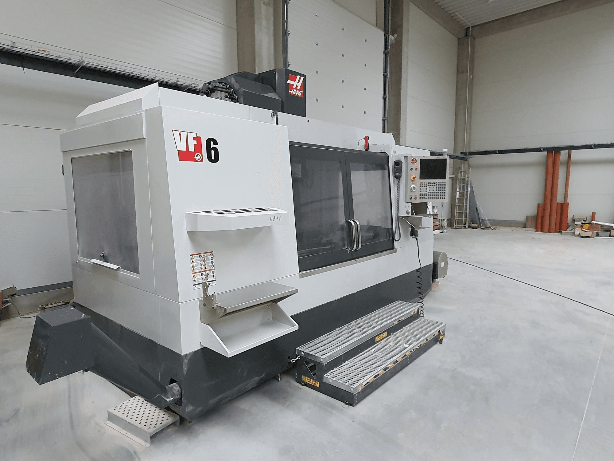 HAAS VF-6/40 Mašinos vaizdas iš priekio