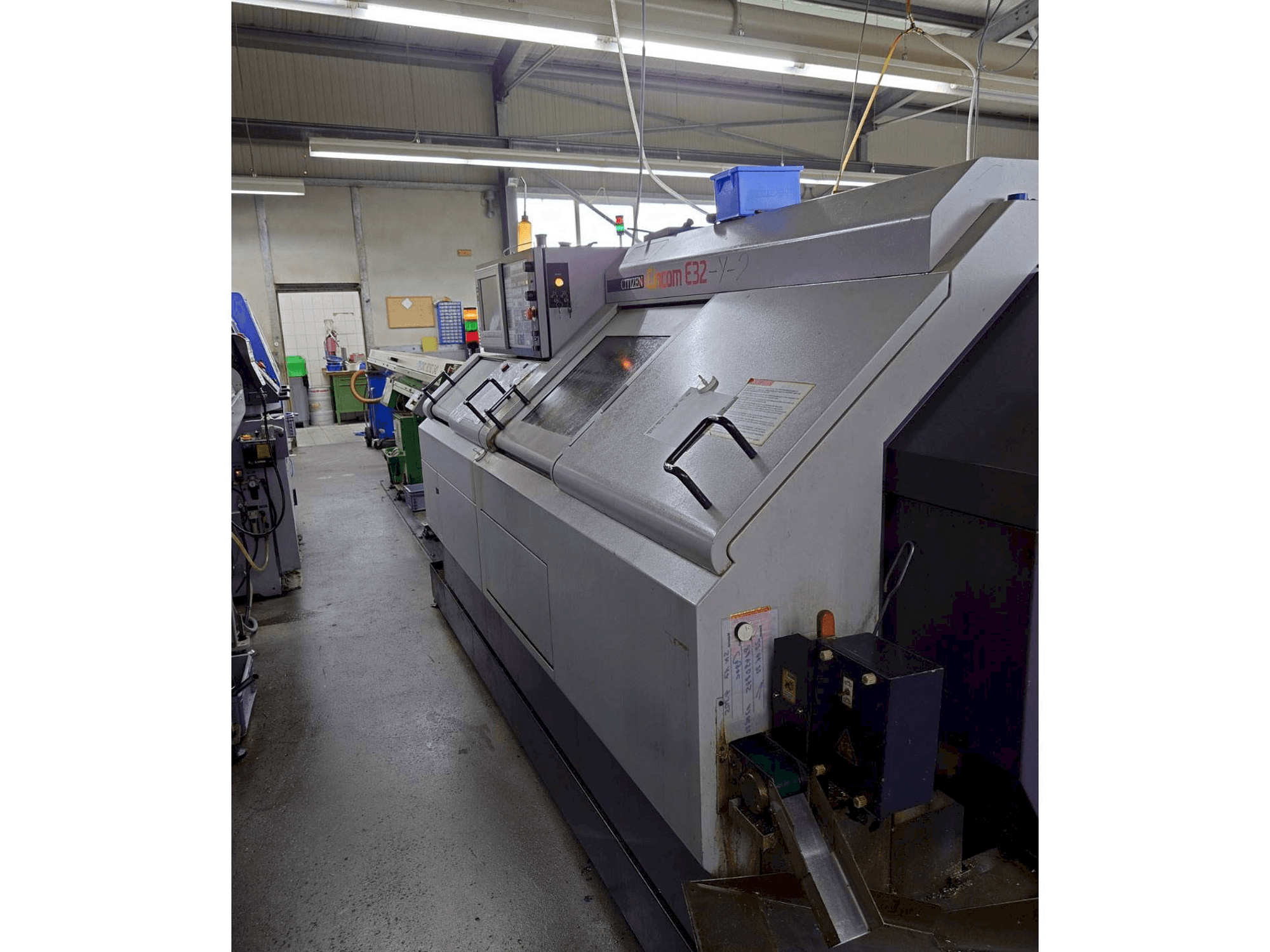 Citizen E32-Y-2 Mašinos vaizdas iš dešinės pusės