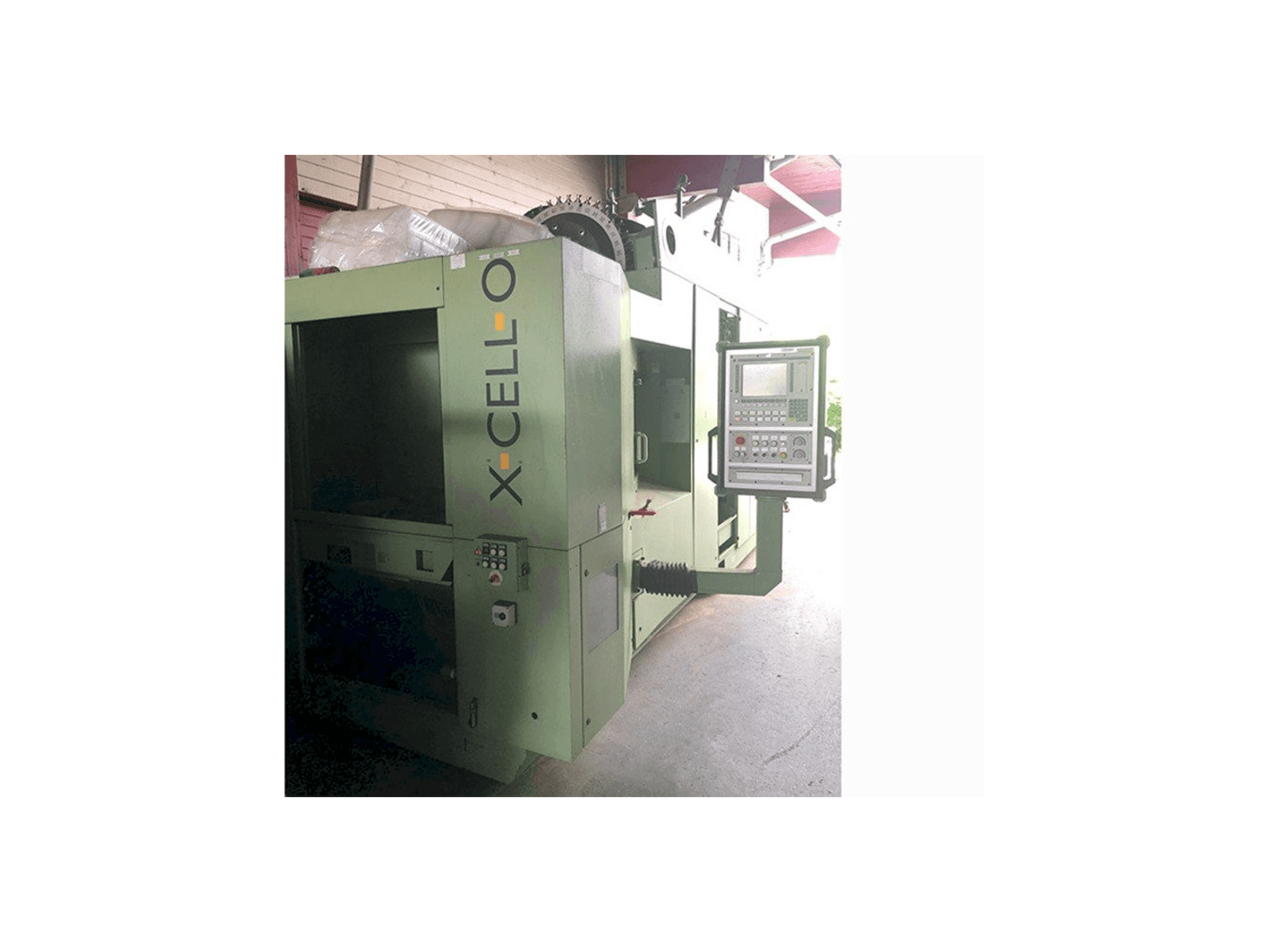Ex-cell-o XHC 241 M/3 Mašinos vaizdas iš priekio