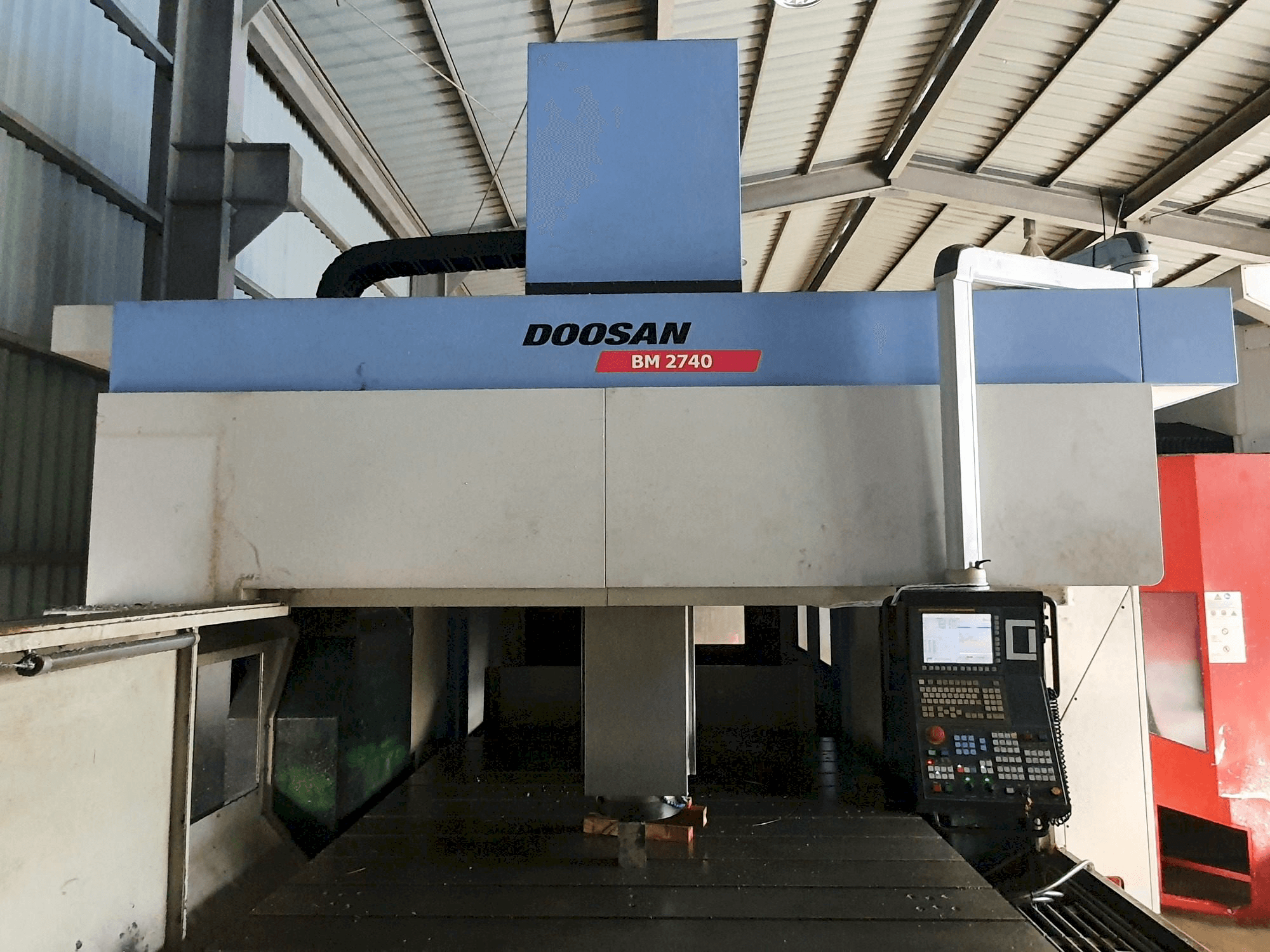 Doosan BM2740 Mašinos vaizdas iš priekio