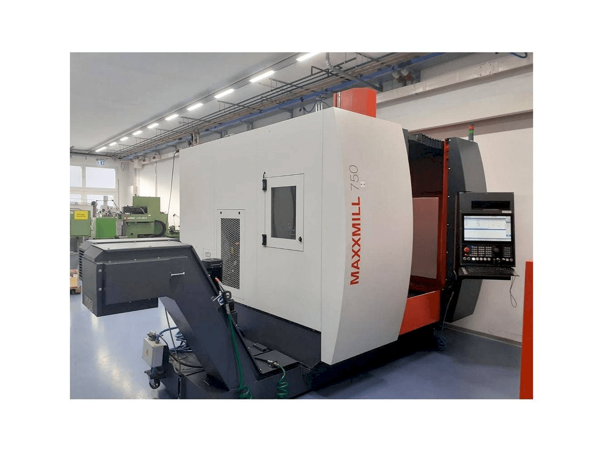EMCO Maxxmill 750 Mašinos vaizdas iš priekio