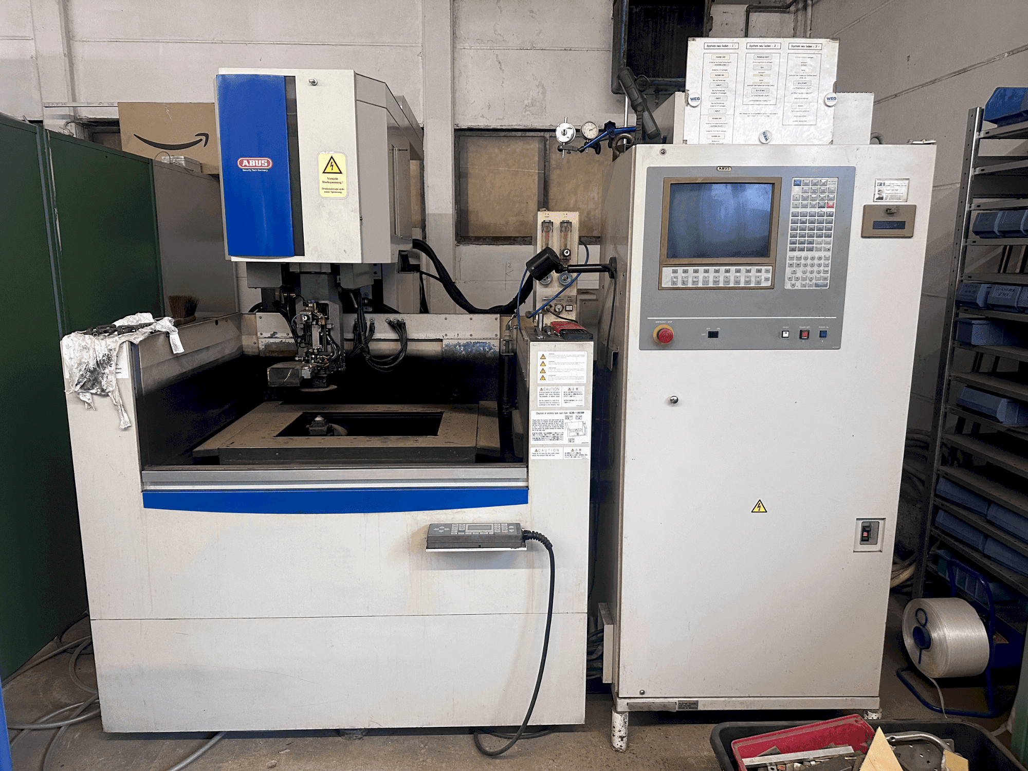 Mitsubishi FX20K Mašinos vaizdas iš priekio