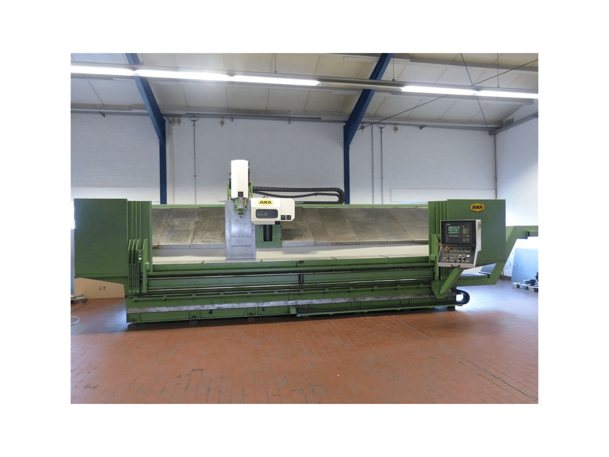 AXA VSC 1-5000M/E Mašinos vaizdas iš priekio