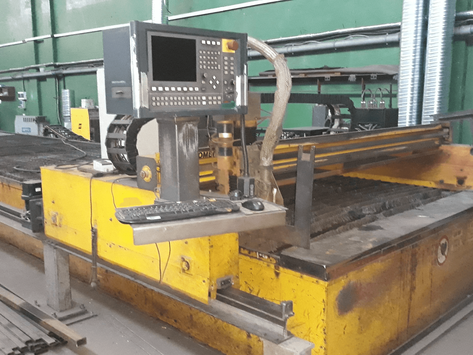 ESAB CXD-P 3000 Mašinos vaizdas iš priekio