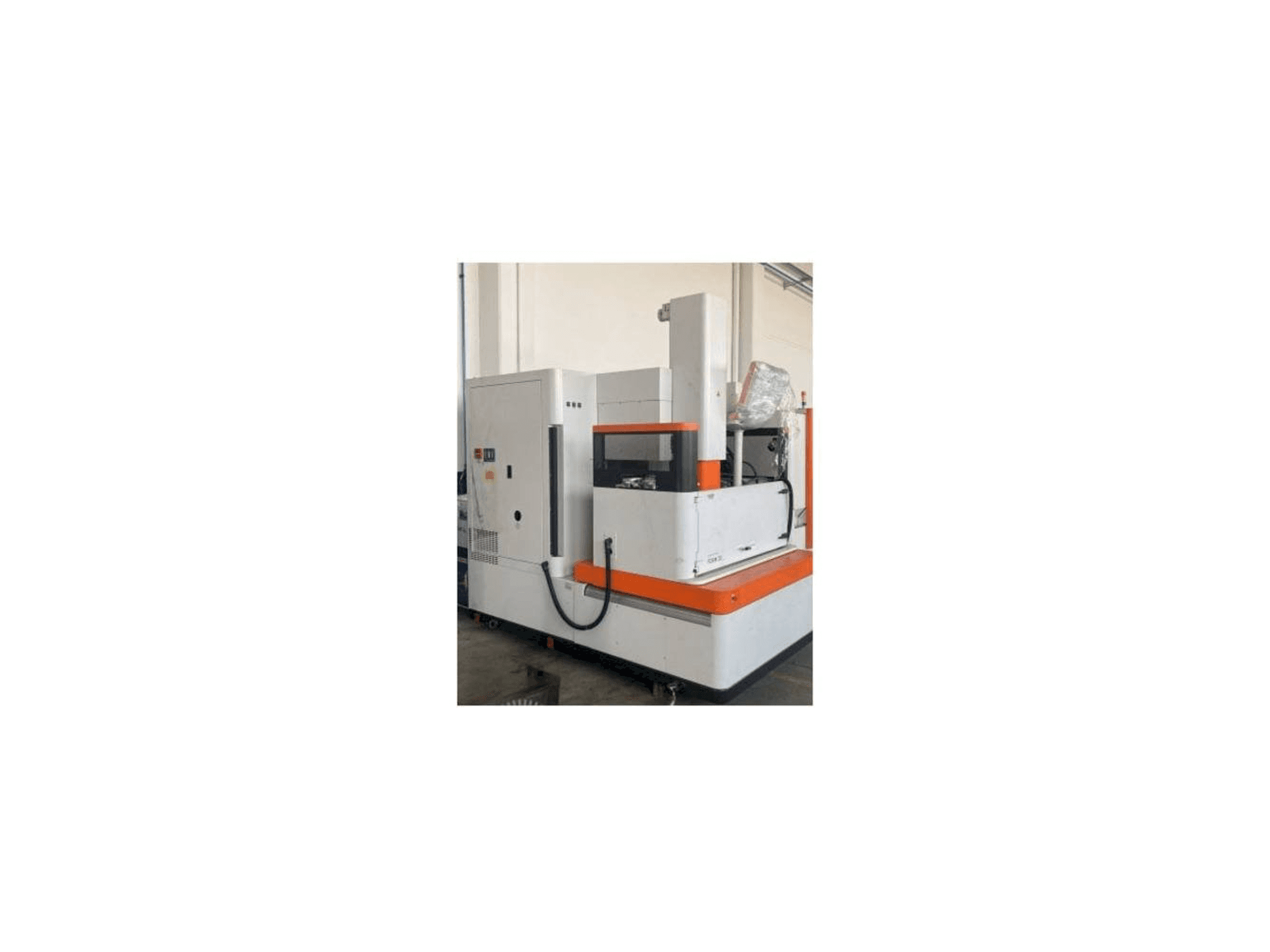 AgieCharmilles FORM 30 Mašinos vaizdas iš priekio