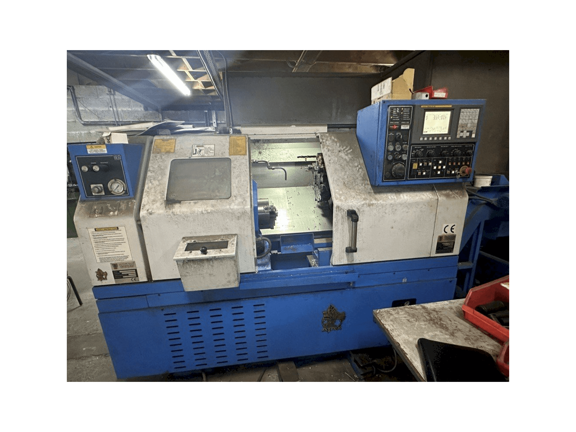 AJAX AJSB 200-63 Mašinos vaizdas iš priekio