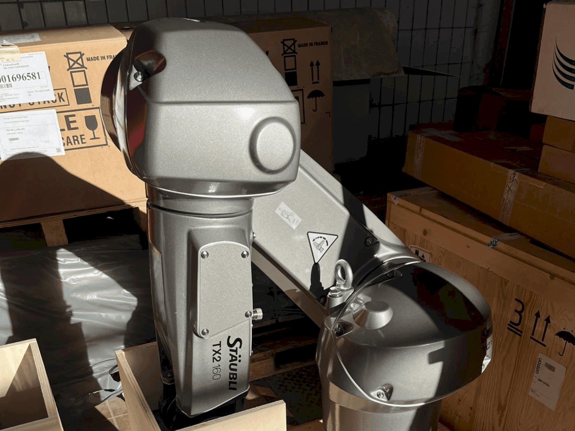 STAUBLI TX2-160 HE Mašinos vaizdas iš priekio