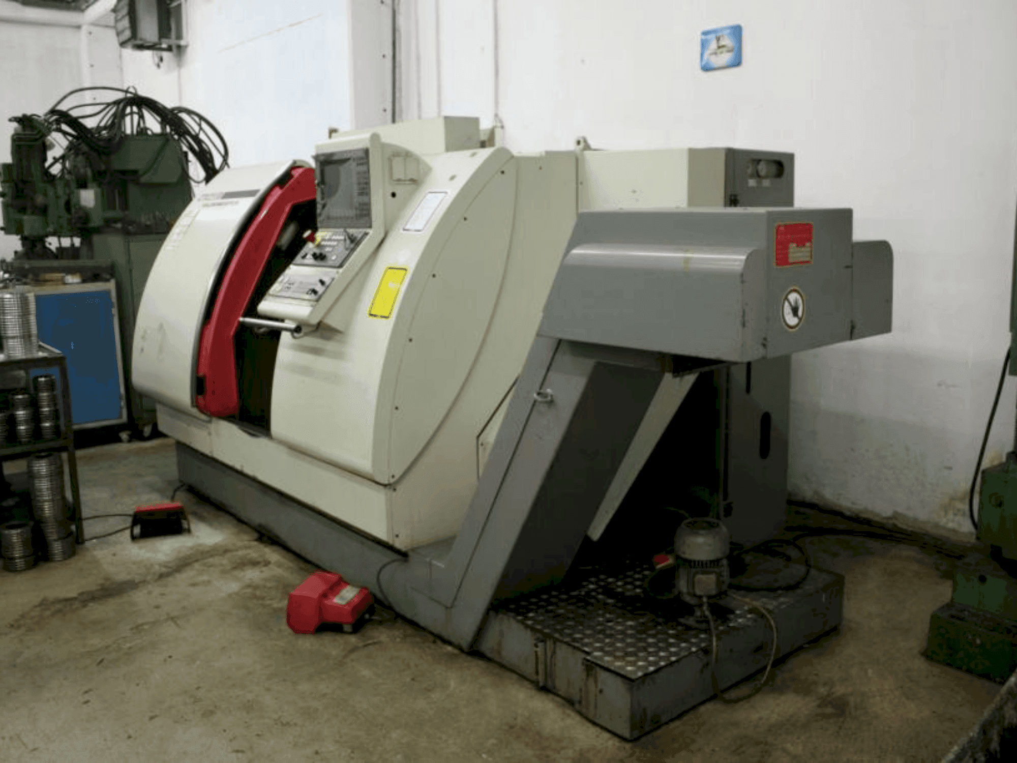 Gildemeister CTX 400 E Mašinos vaizdas iš priekio