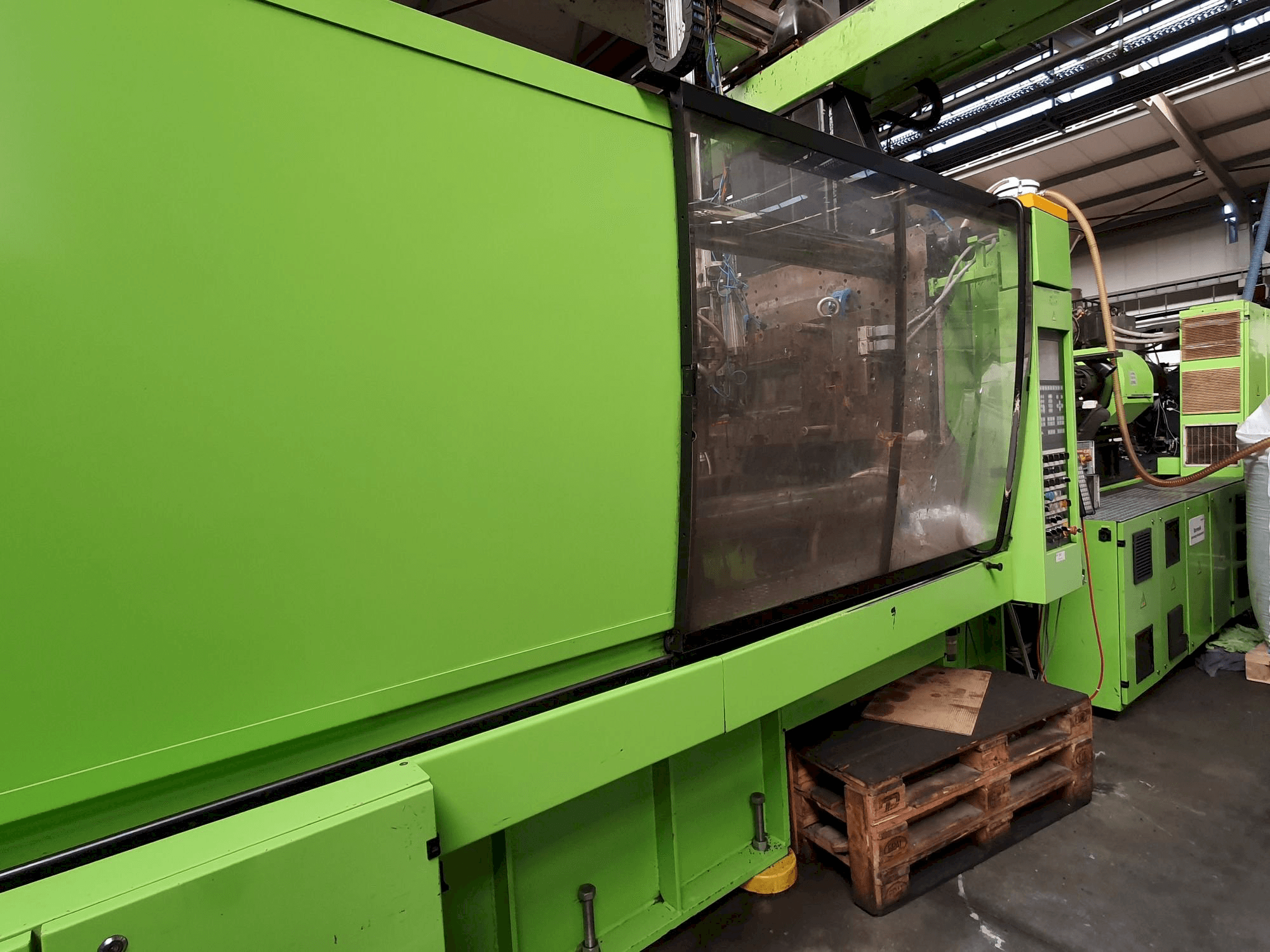 ENGEL ES 4550/550 KSL Mašinos vaizdas iš priekio