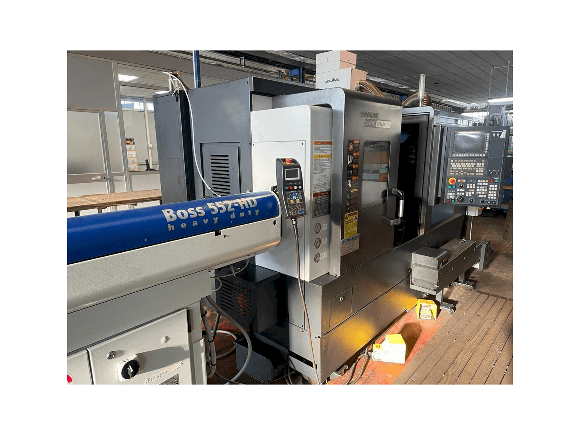 Doosan LYNX 220LSY Mašinos vaizdas iš priekio