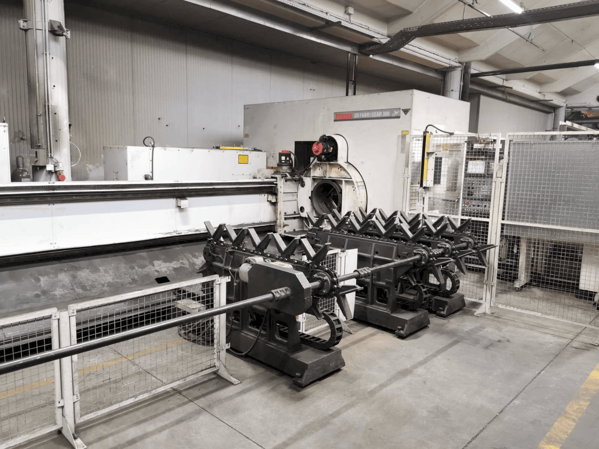 Mazak 3D Fabri Gear 300V Mašinos vaizdas iš priekio
