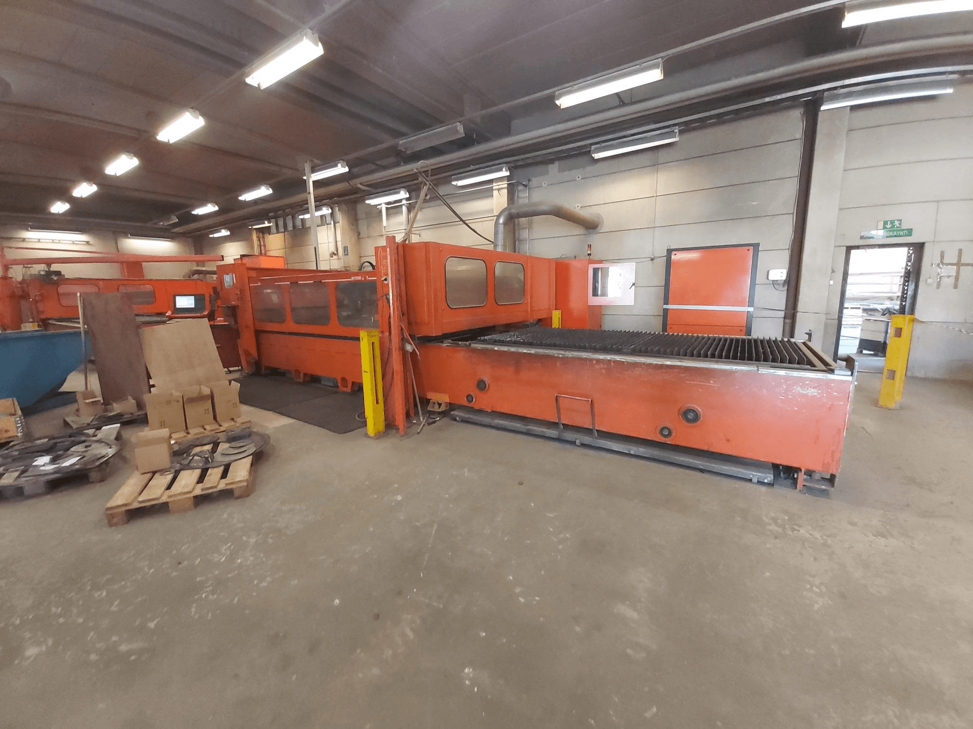 Bystronic BTL 3015 Mašinos vaizdas iš priekio