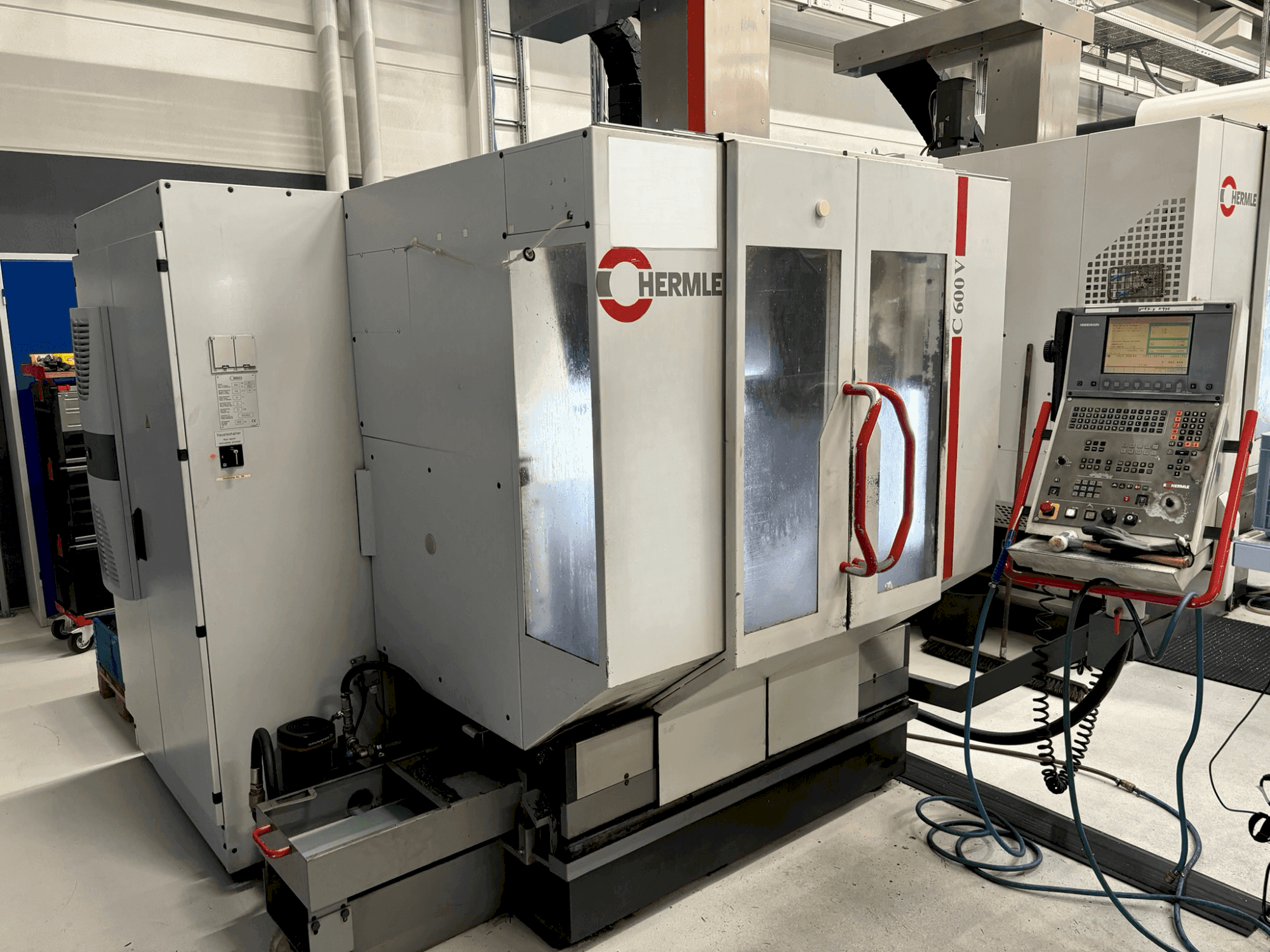 HERMLE C 600 V Mašinos vaizdas iš priekio