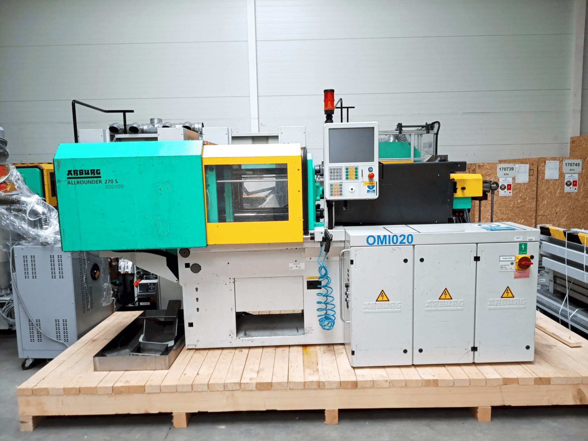 Arburg Allrounder 270S 350-100U Mašinos vaizdas iš priekio