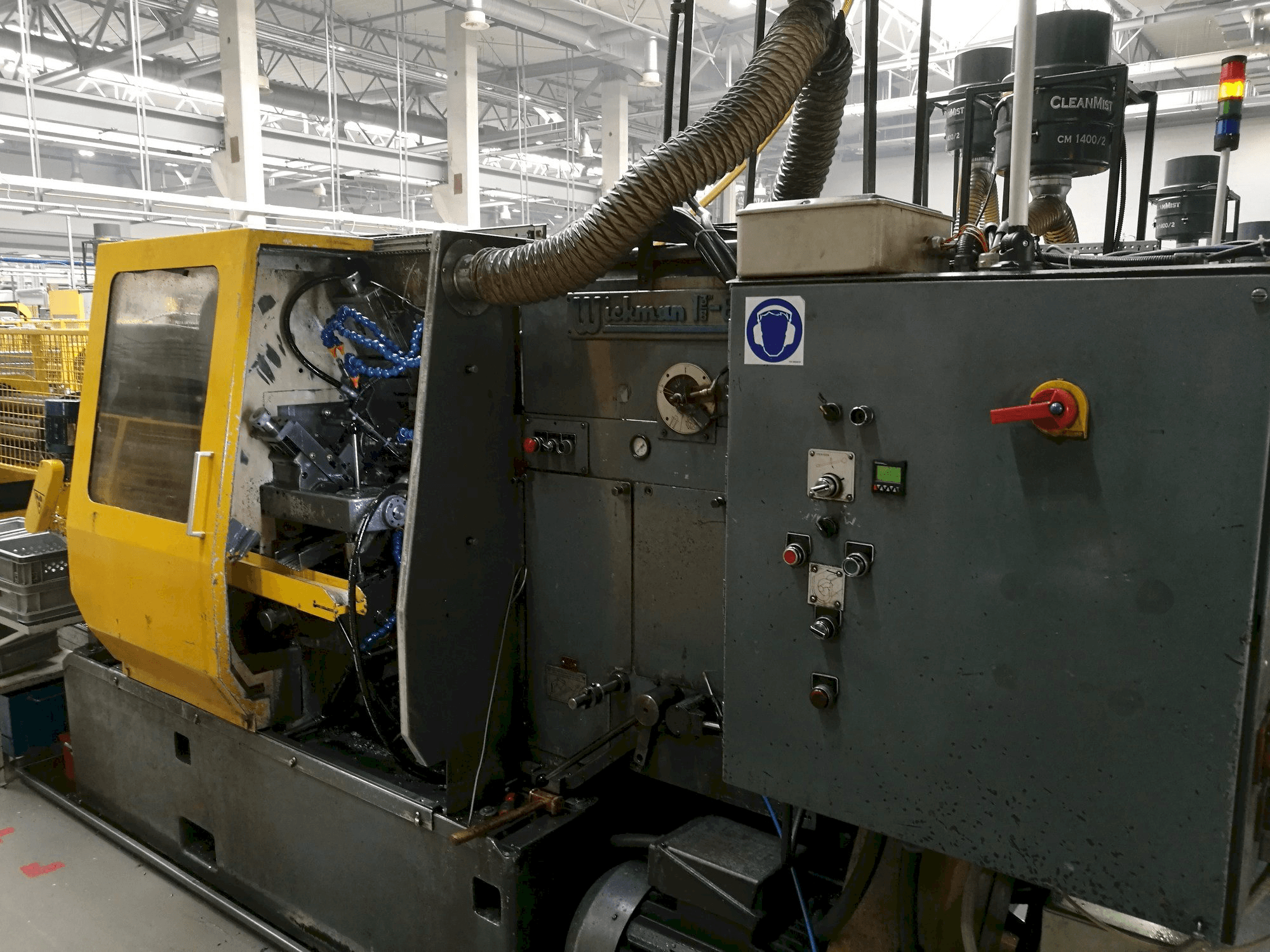 Wickman 1 3/8"-6 Mašinos vaizdas iš priekio