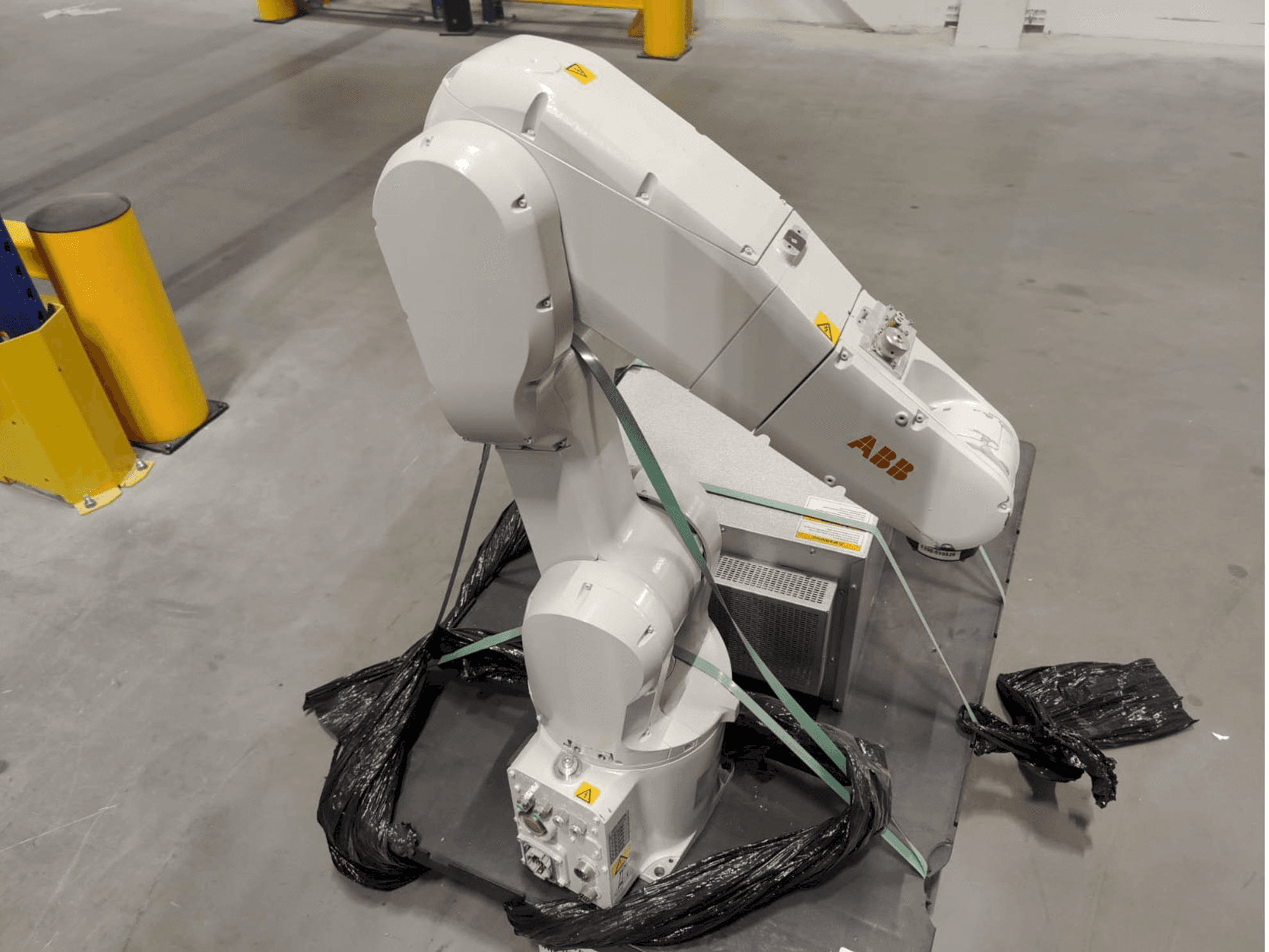 ABB IRB1200 M2004 Mašinos vaizdas iš priekio
