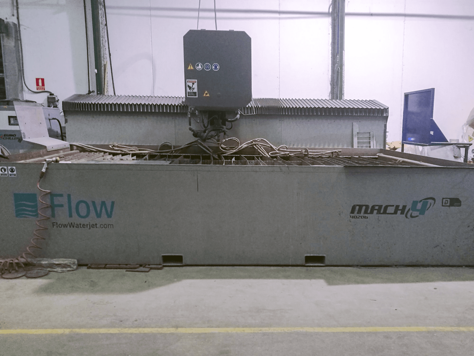 Flow Mach4 4020b Mašinos vaizdas iš priekio