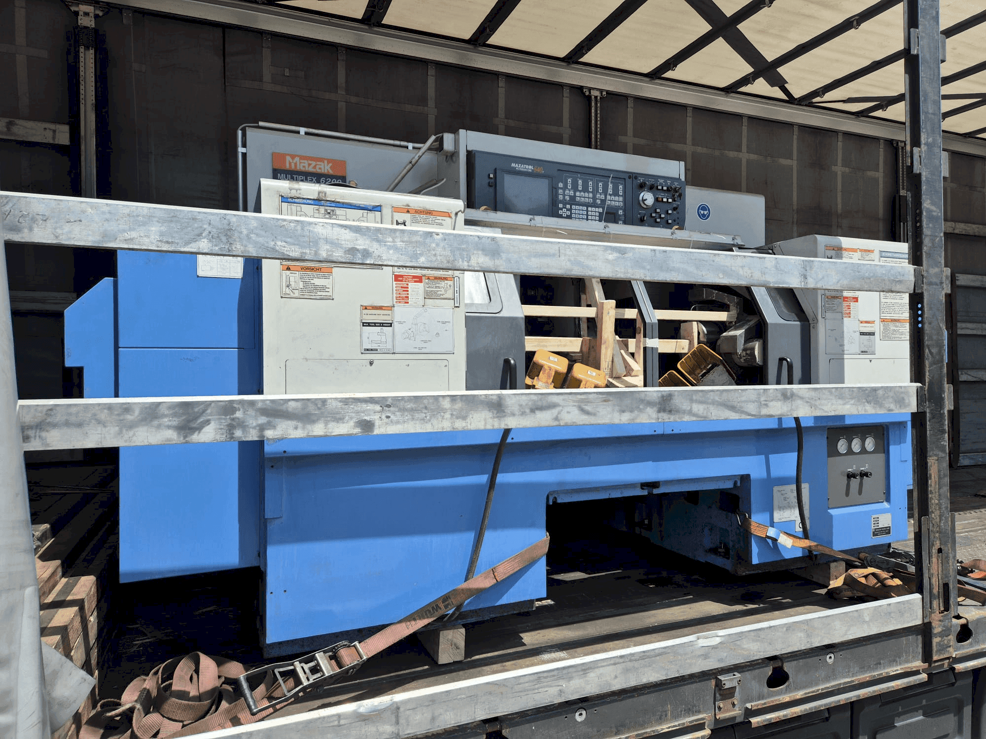 Mazak Multiplex 6200 Mašinos vaizdas iš priekio