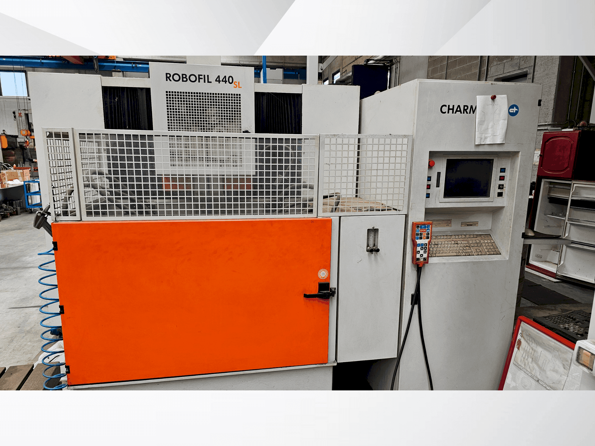 CHARMILLES Robofil 440SL Mašinos vaizdas iš priekio