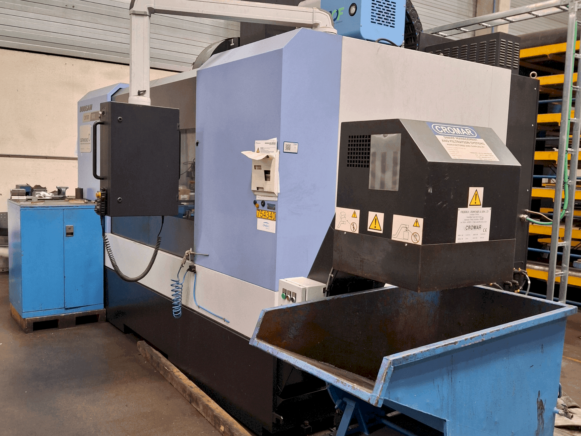 DOOSAN DNM 750 II Mašinos vaizdas iš priekio