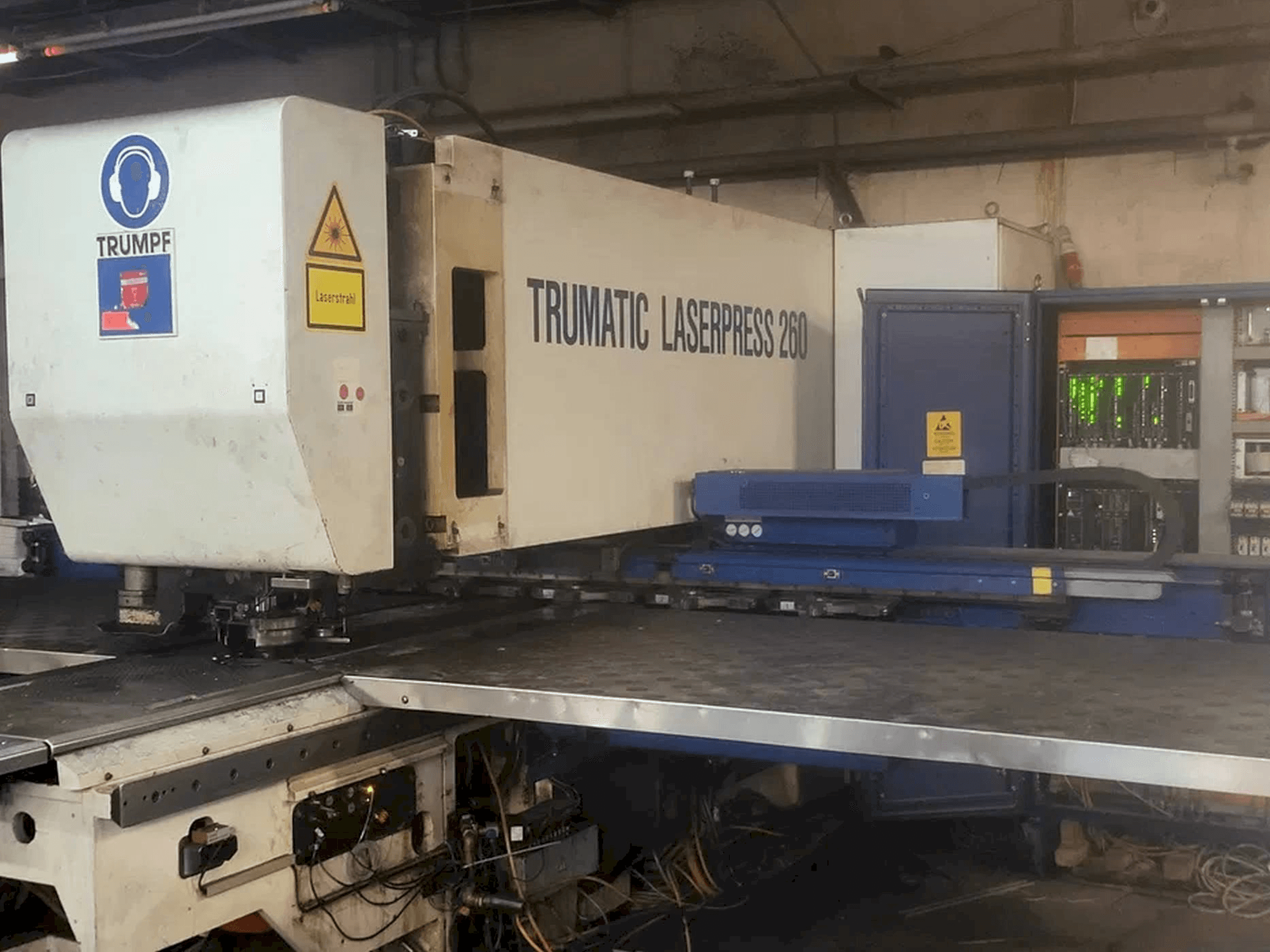 Trumpf Trumatic 260 Mašinos vaizdas iš priekio