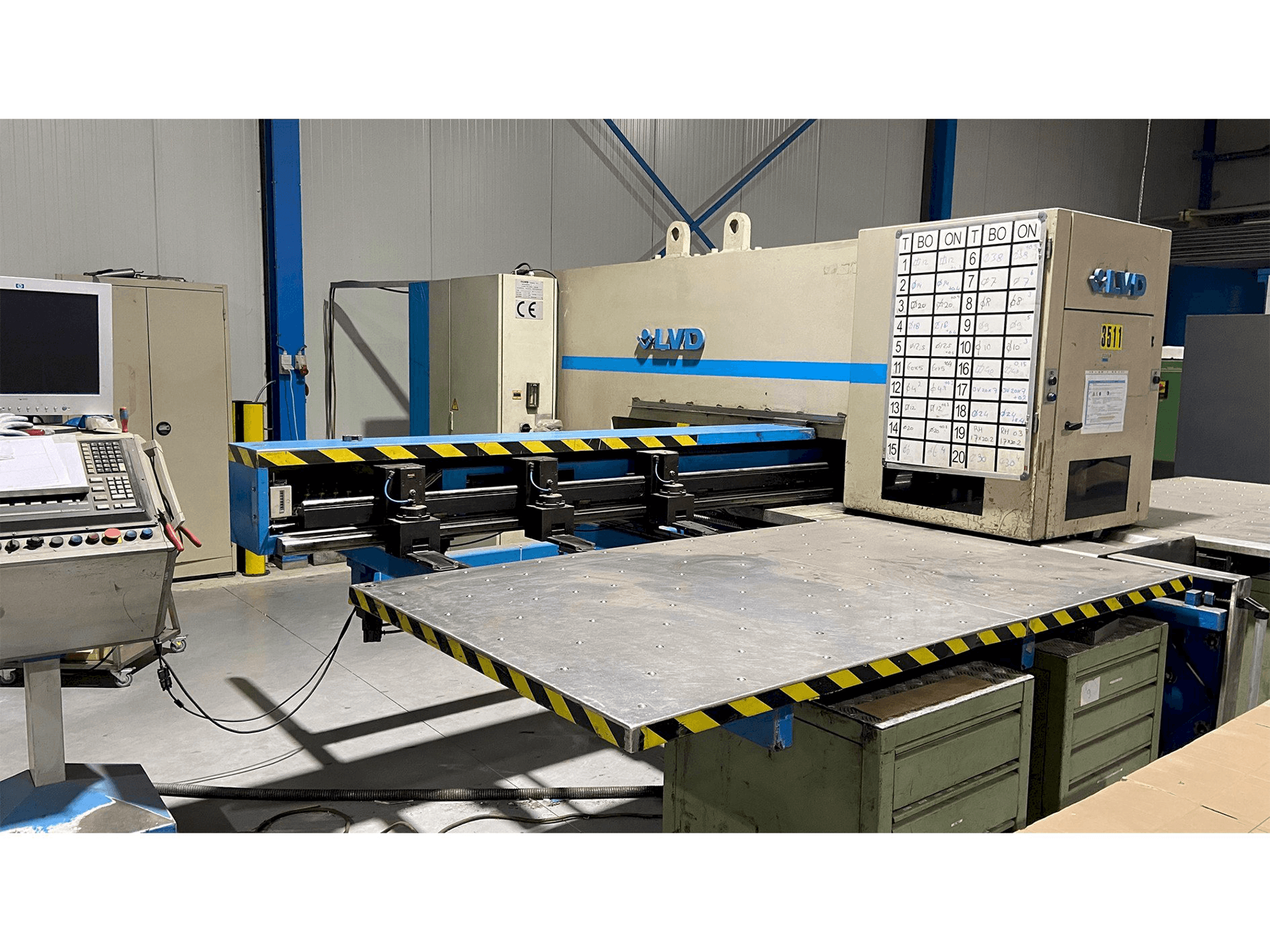 LVD Delta 1250-LB-TN Mašinos vaizdas iš priekio