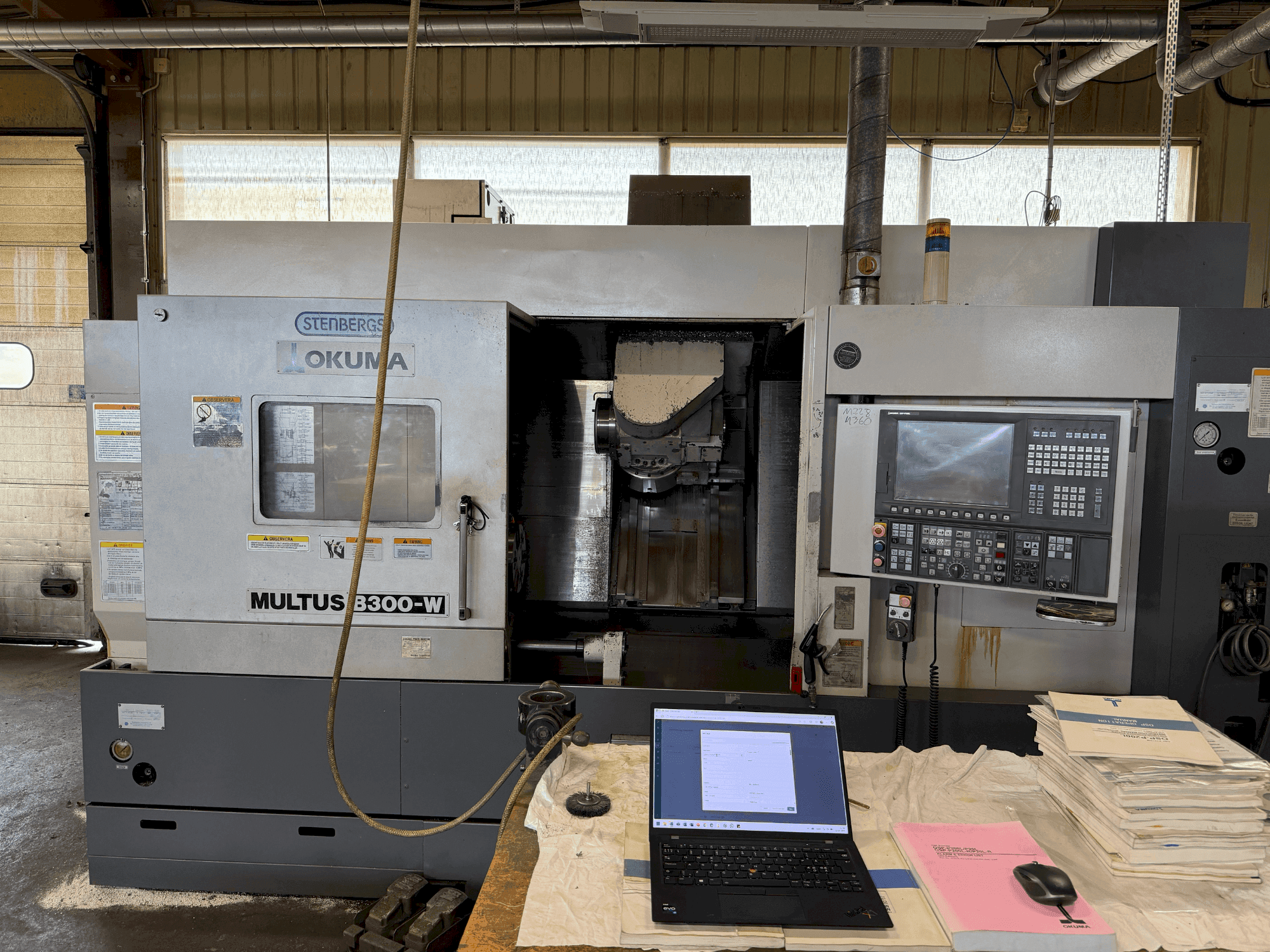 Okuma Multus B300-W Mašinos vaizdas iš priekio