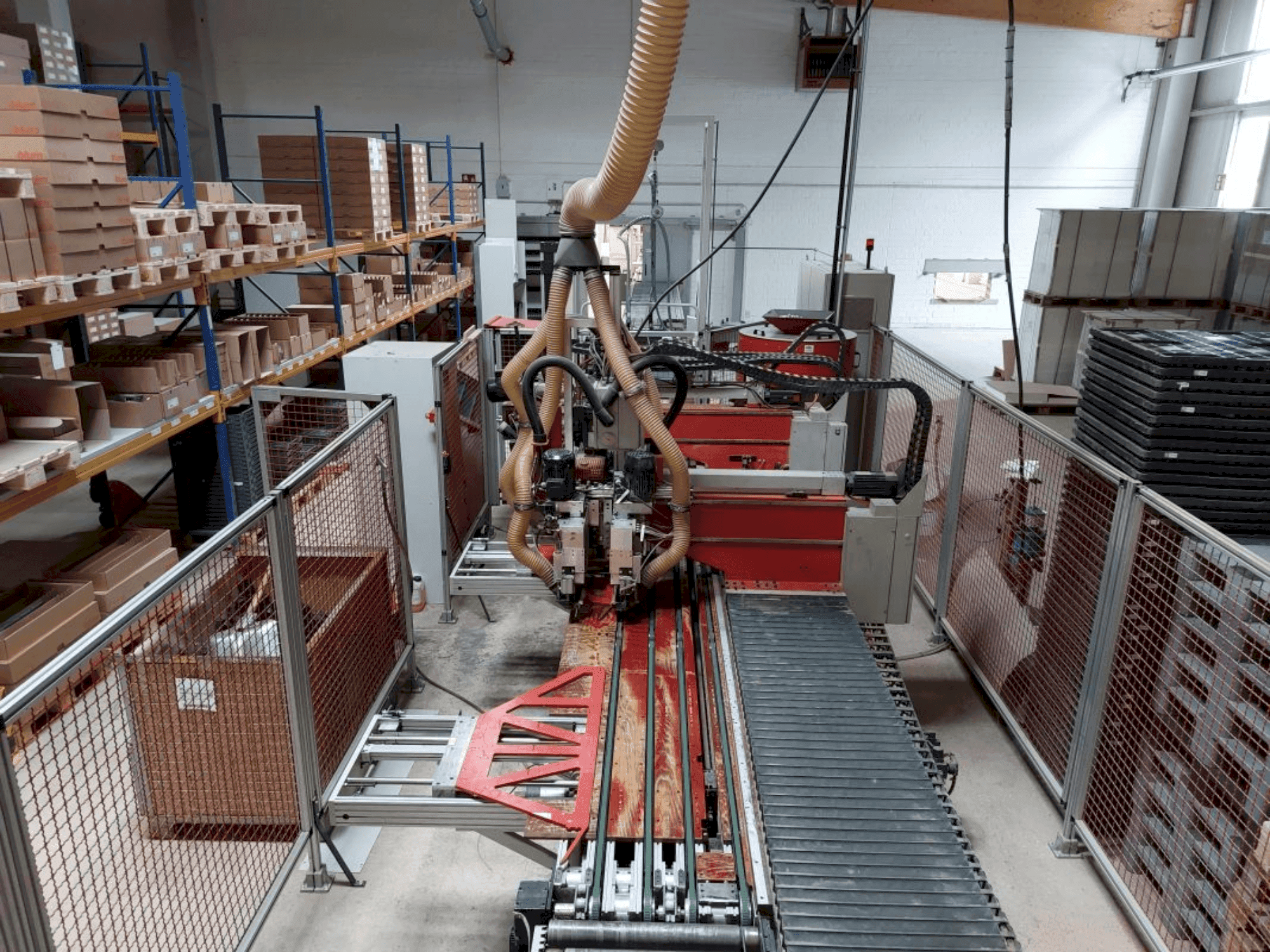 Priess & Horstmann BMA-DLS-CNC Mašinos vaizdas iš priekio